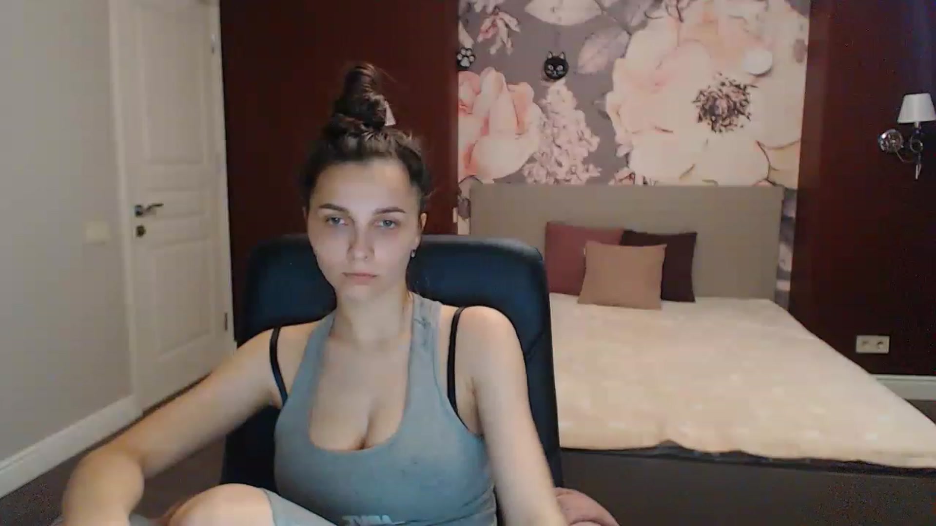 Gallery image thumbnail from Karina_Mils's myfreecams stream on, 05/13/2023, 15:42 image 12 of 20
