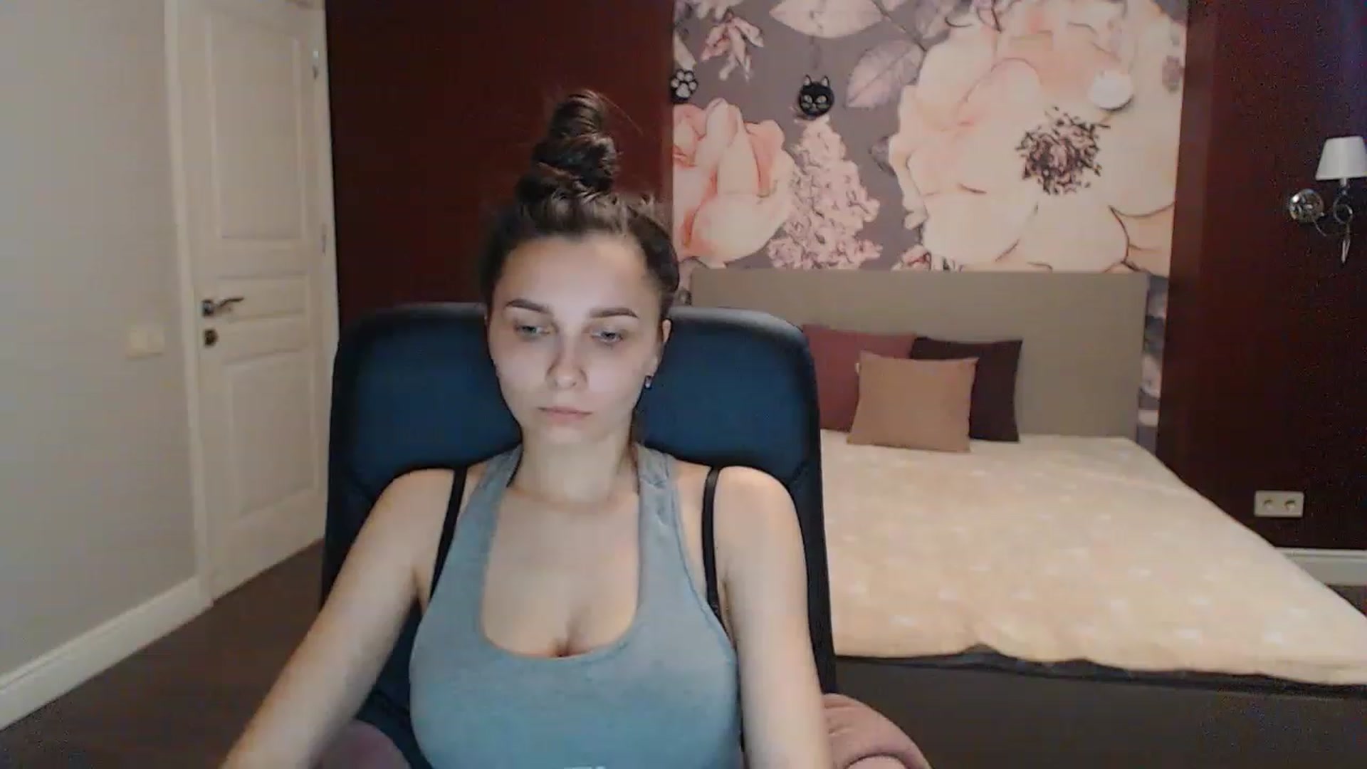 Gallery image thumbnail from Karina_Mils's myfreecams stream on, 05/13/2023, 15:42 image 9 of 20