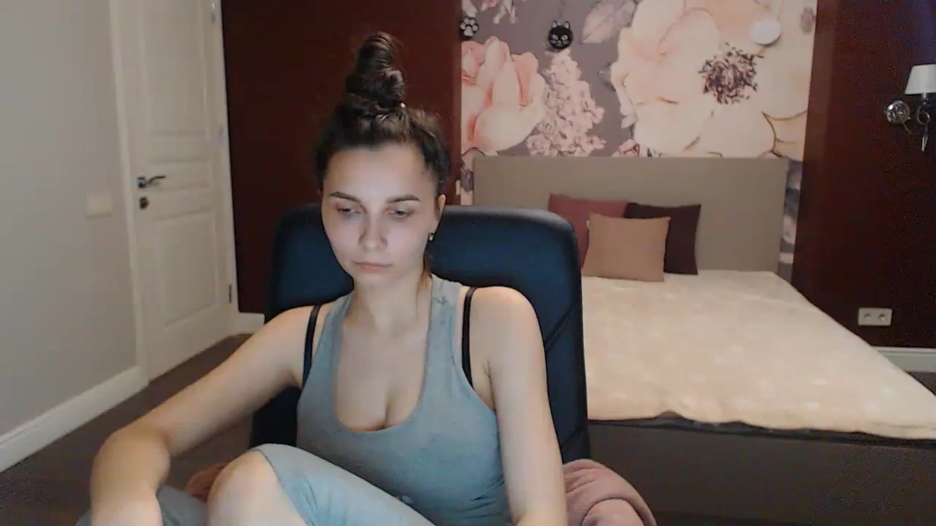 Gallery image thumbnail from Karina_Mils's myfreecams stream on, 05/13/2023, 15:42 image 6 of 20