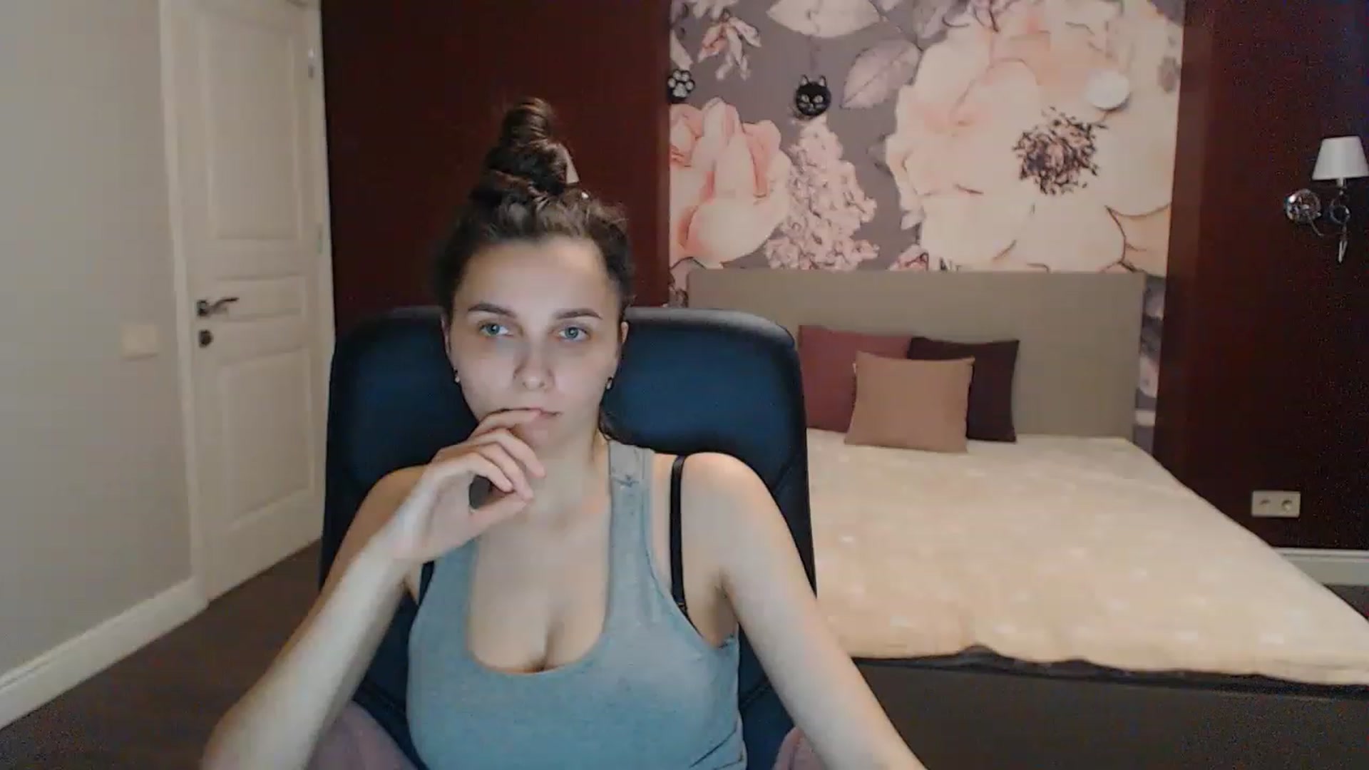 Gallery image thumbnail from Karina_Mils's myfreecams stream on, 05/13/2023, 15:42 image 20 of 20