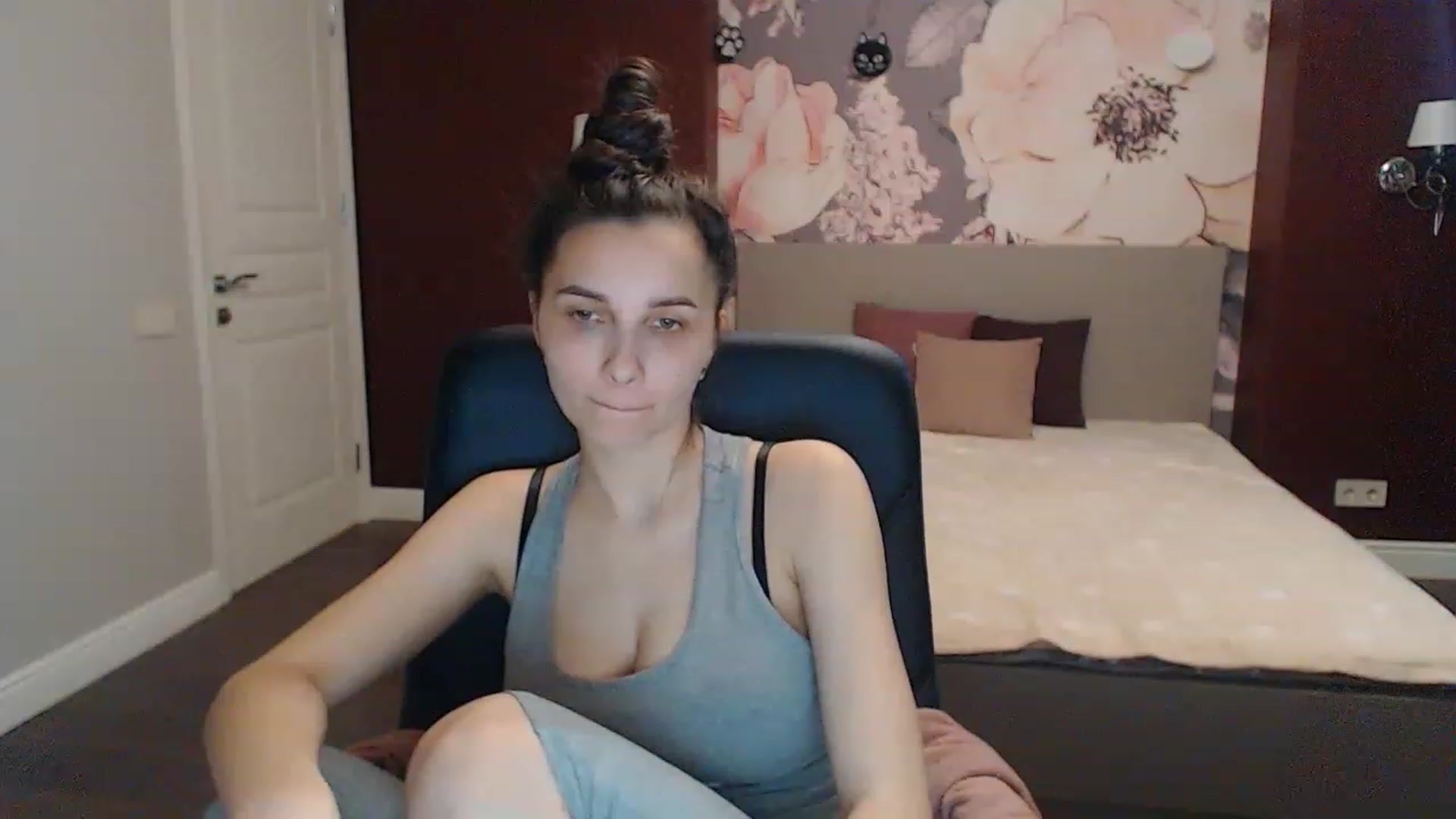 Gallery image thumbnail from Karina_Mils's myfreecams stream on, 05/13/2023, 15:42 image 3 of 20