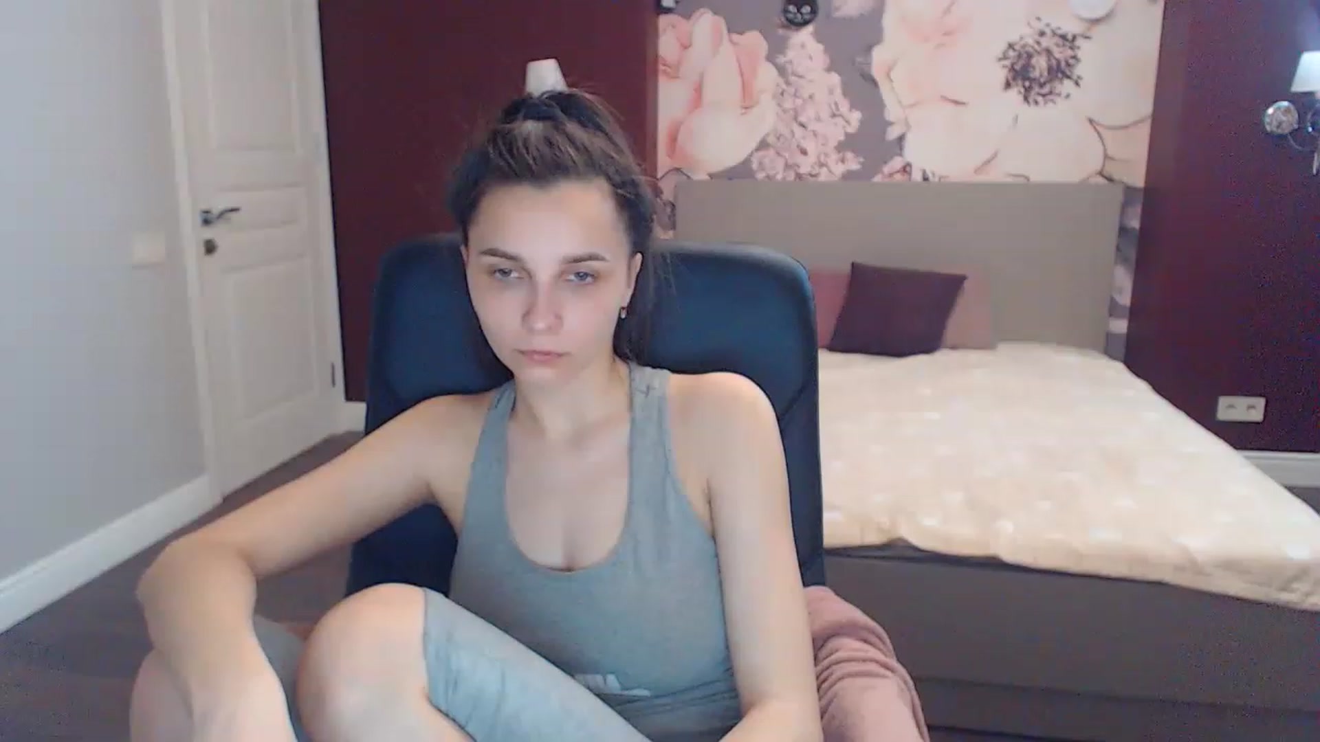 Gallery image thumbnail from Karina_Mils's myfreecams stream on, 05/14/2023, 11:58 image 14 of 20