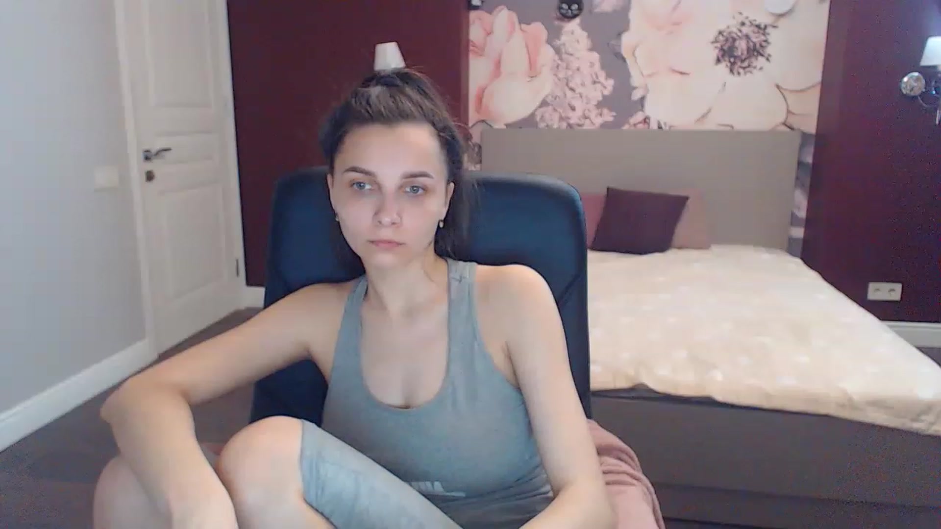 Gallery image thumbnail from Karina_Mils's myfreecams stream on, 05/14/2023, 11:58 image 16 of 20