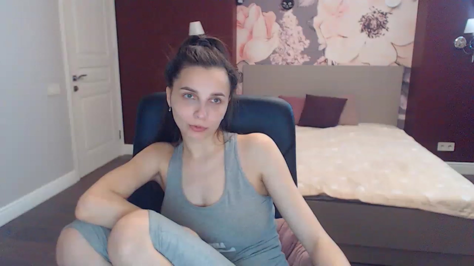 Gallery image thumbnail from Karina_Mils's myfreecams stream on, 05/14/2023, 11:58 image 3 of 20