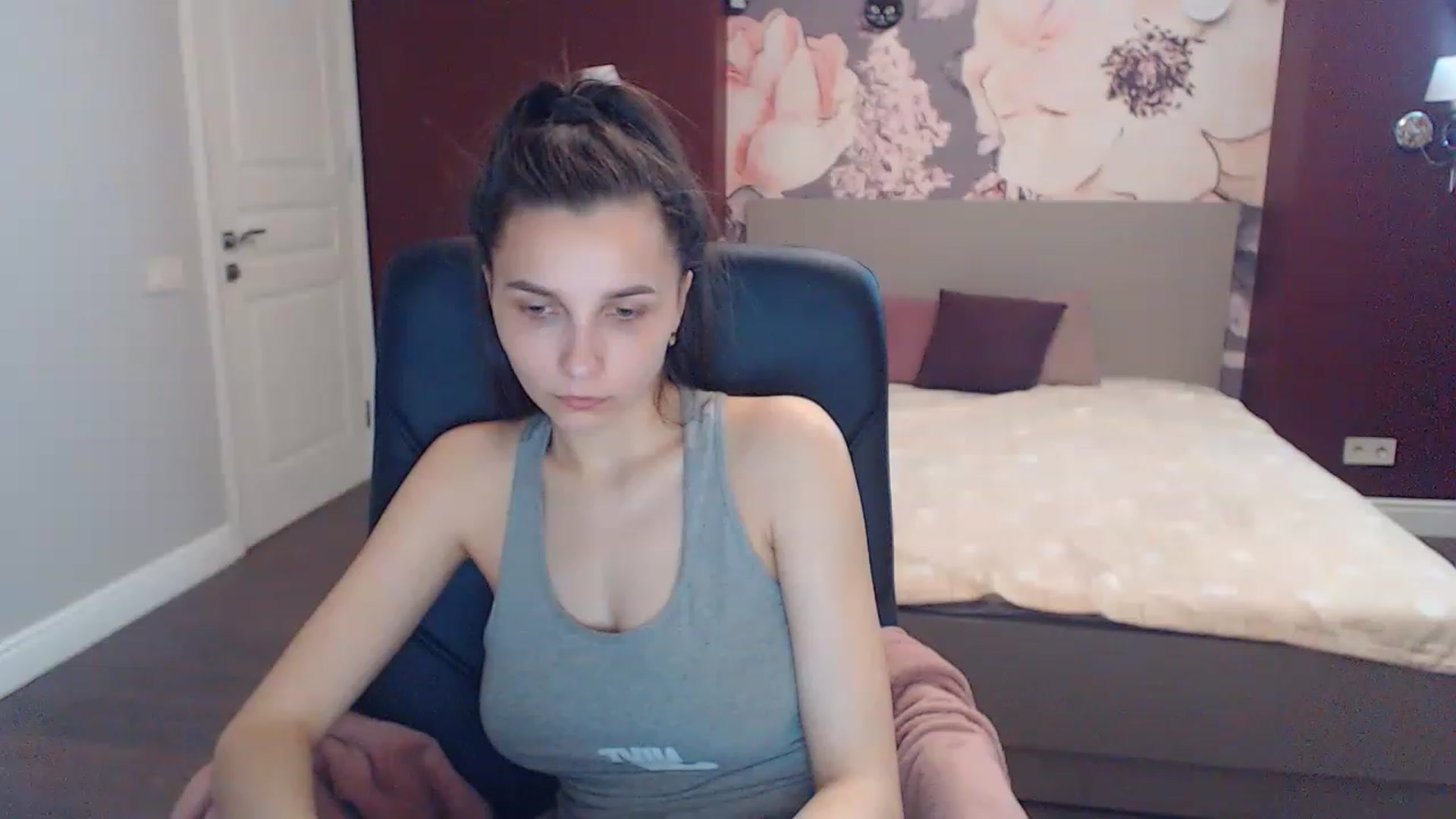Gallery image thumbnail from Karina_Mils's myfreecams stream on, 05/14/2023, 11:58 image 10 of 20