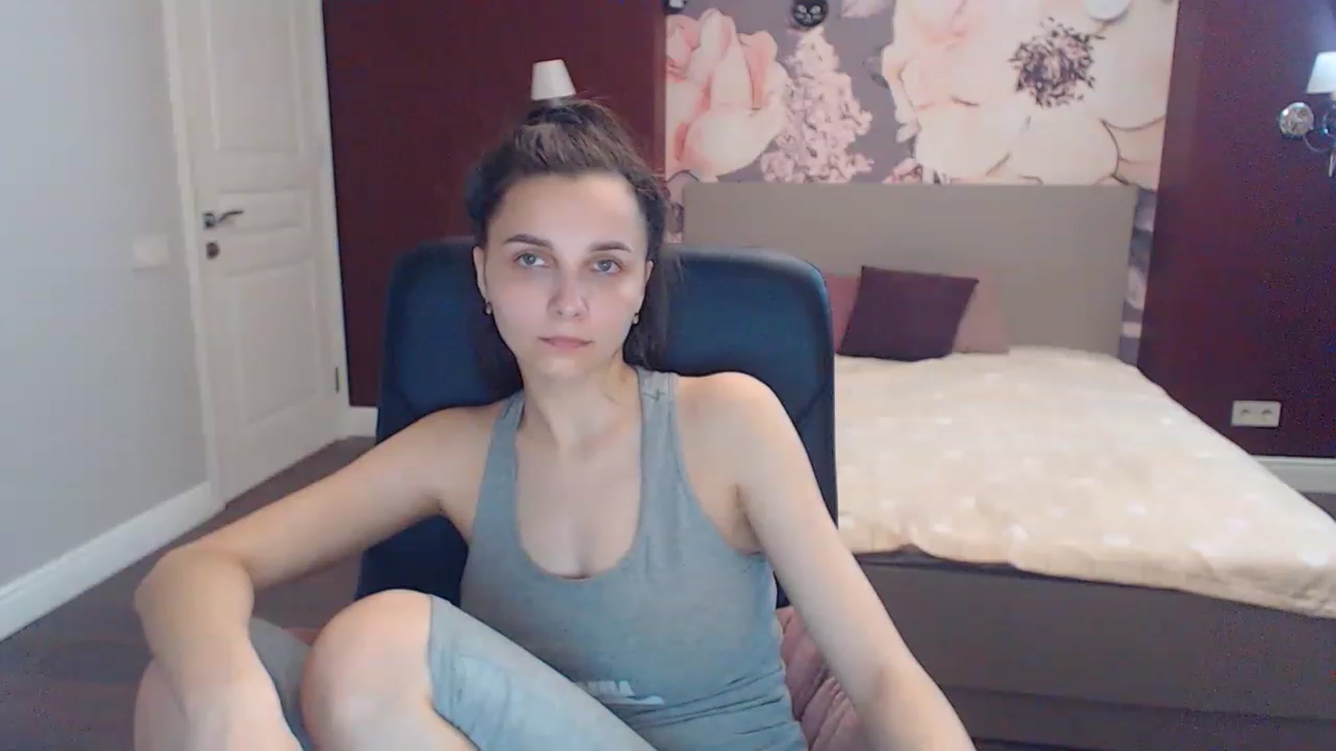 Gallery image thumbnail from Karina_Mils's myfreecams stream on, 05/14/2023, 11:58 image 19 of 20