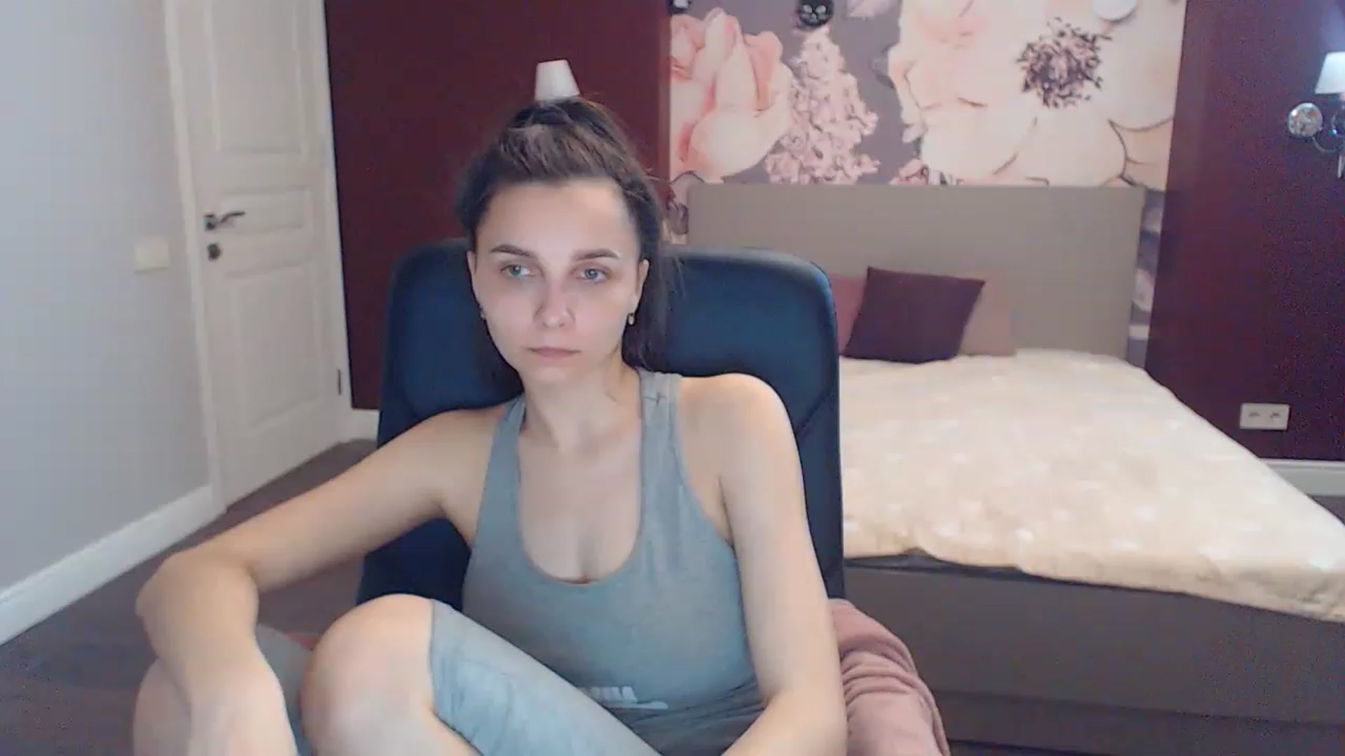 Gallery image thumbnail from Karina_Mils's myfreecams stream on, 05/14/2023, 11:58 image 18 of 20