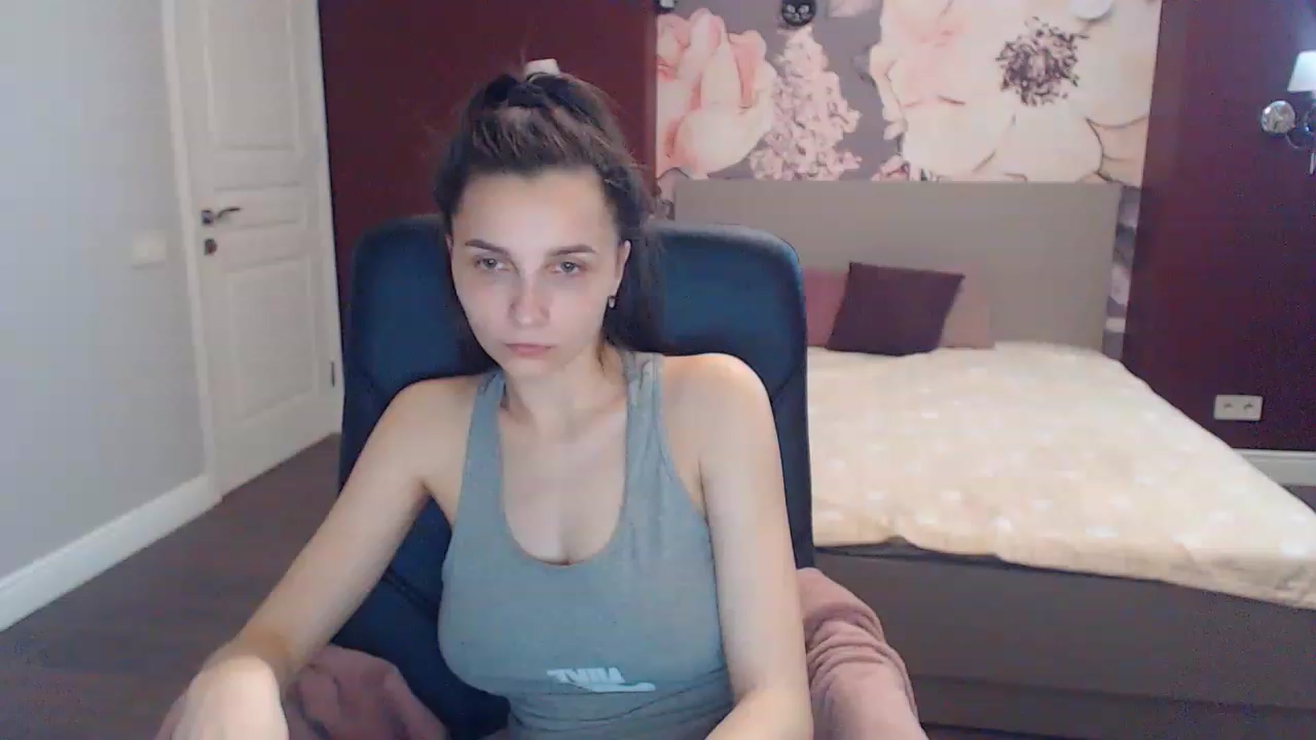 Gallery image thumbnail from Karina_Mils's myfreecams stream on, 05/14/2023, 11:58 image 8 of 20