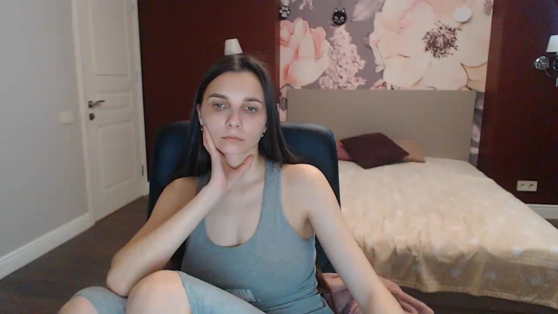 Gallery image thumbnail from Karina_Mils's myfreecams stream on, 05/15/2023, 08:38 image 11 of 20