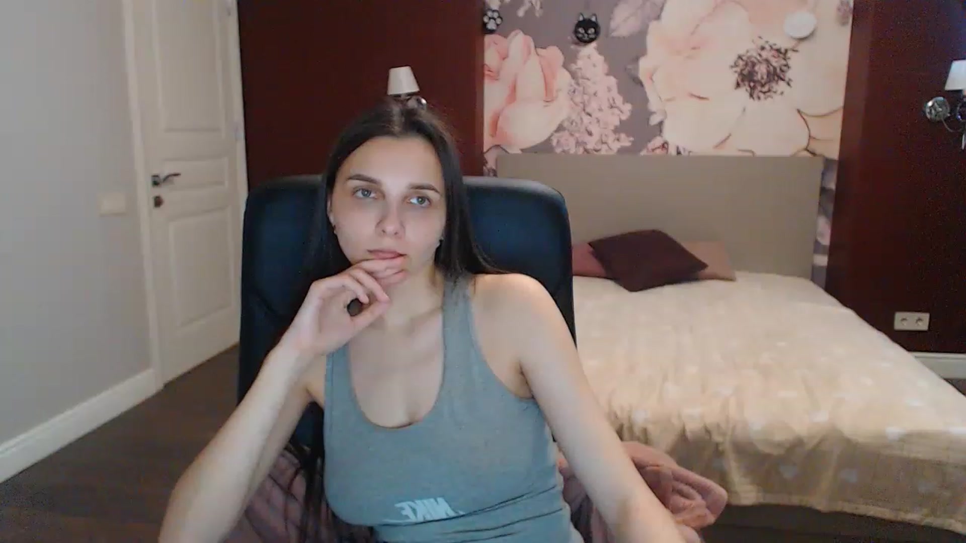Gallery image thumbnail from Karina_Mils's myfreecams stream on, 05/15/2023, 08:38 image 19 of 20