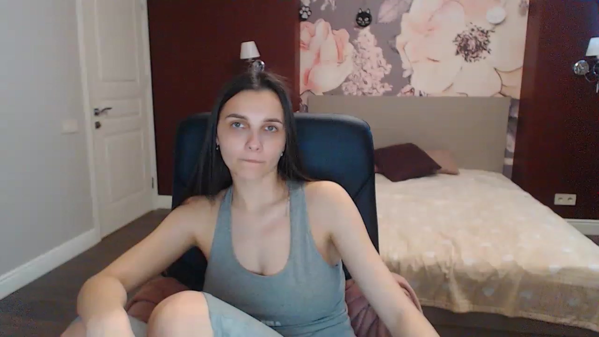 Gallery image thumbnail from Karina_Mils's myfreecams stream on, 05/15/2023, 10:02 image 12 of 20