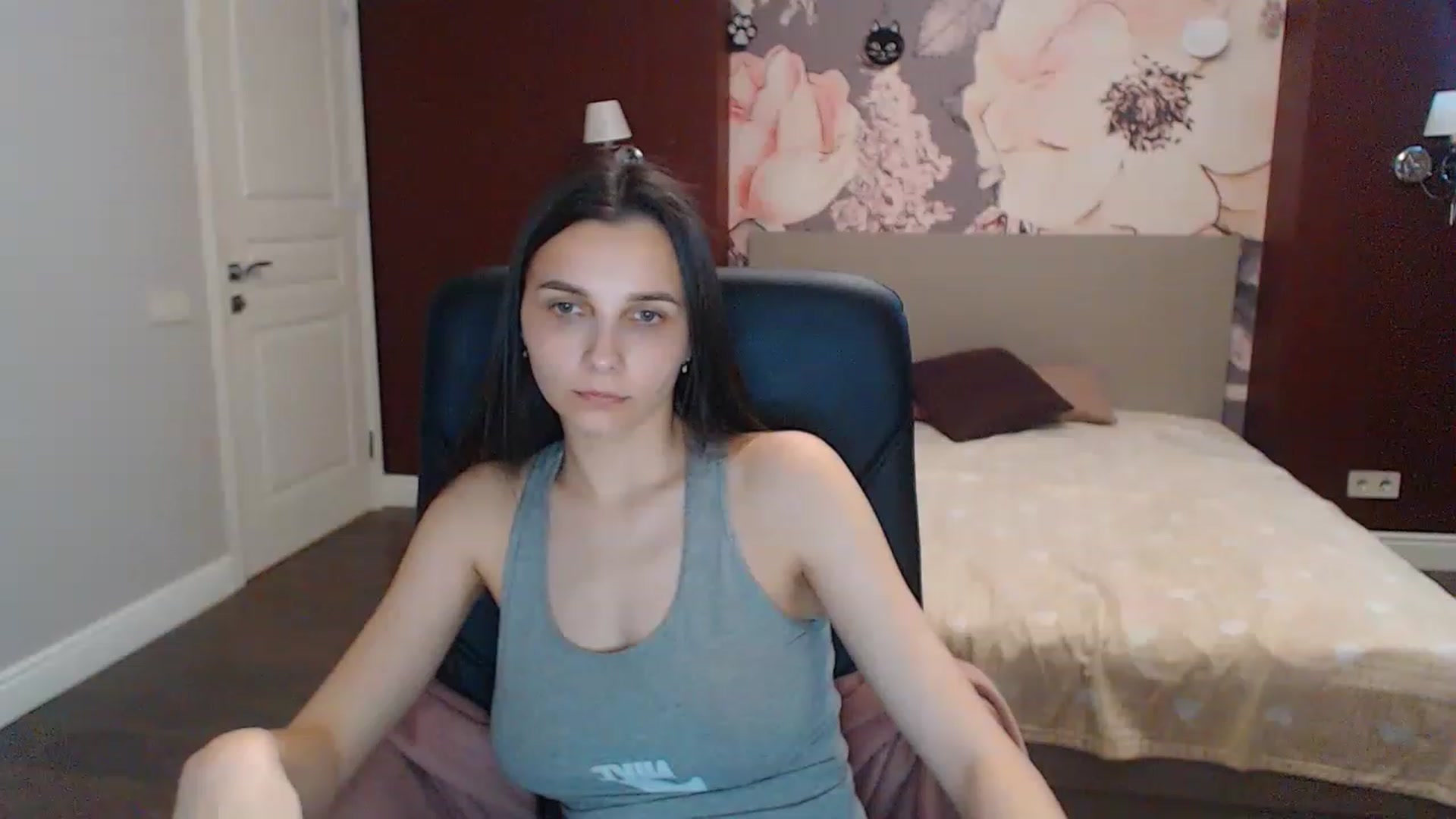 Gallery image thumbnail from Karina_Mils's myfreecams stream on, 05/15/2023, 10:02 image 6 of 20