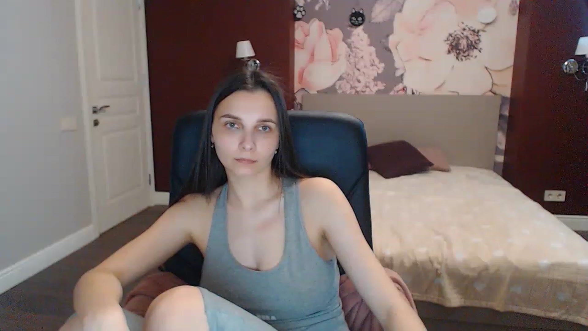 Gallery image thumbnail from Karina_Mils's myfreecams stream on, 05/15/2023, 10:02 image 13 of 20