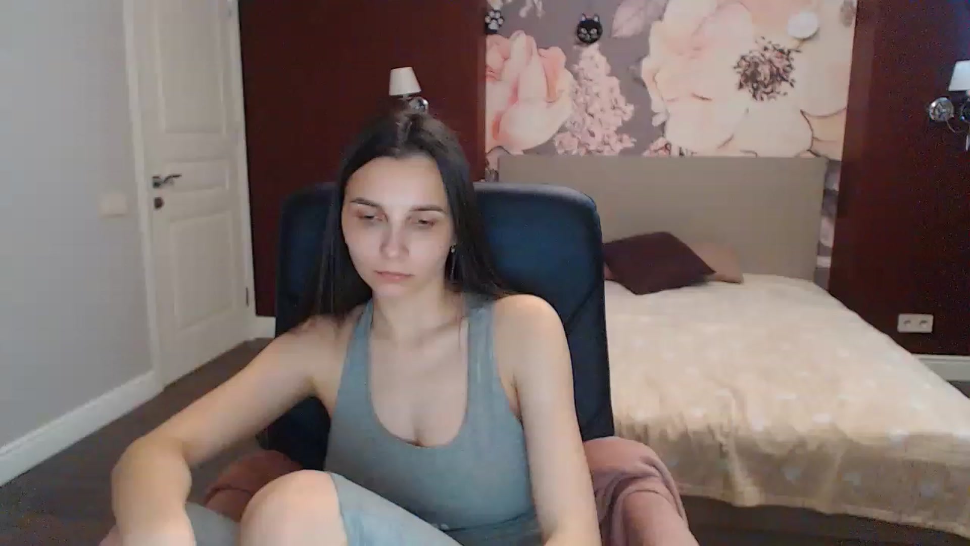 Gallery image thumbnail from Karina_Mils's myfreecams stream on, 05/15/2023, 10:02 image 10 of 20