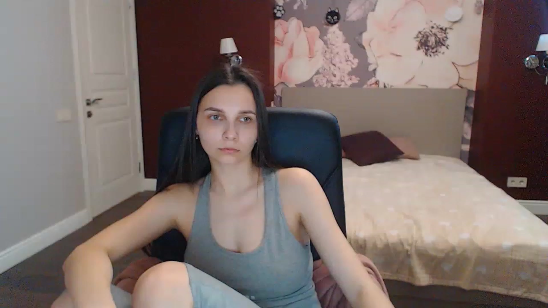 Gallery image thumbnail from Karina_Mils's myfreecams stream on, 05/15/2023, 10:02 image 15 of 20