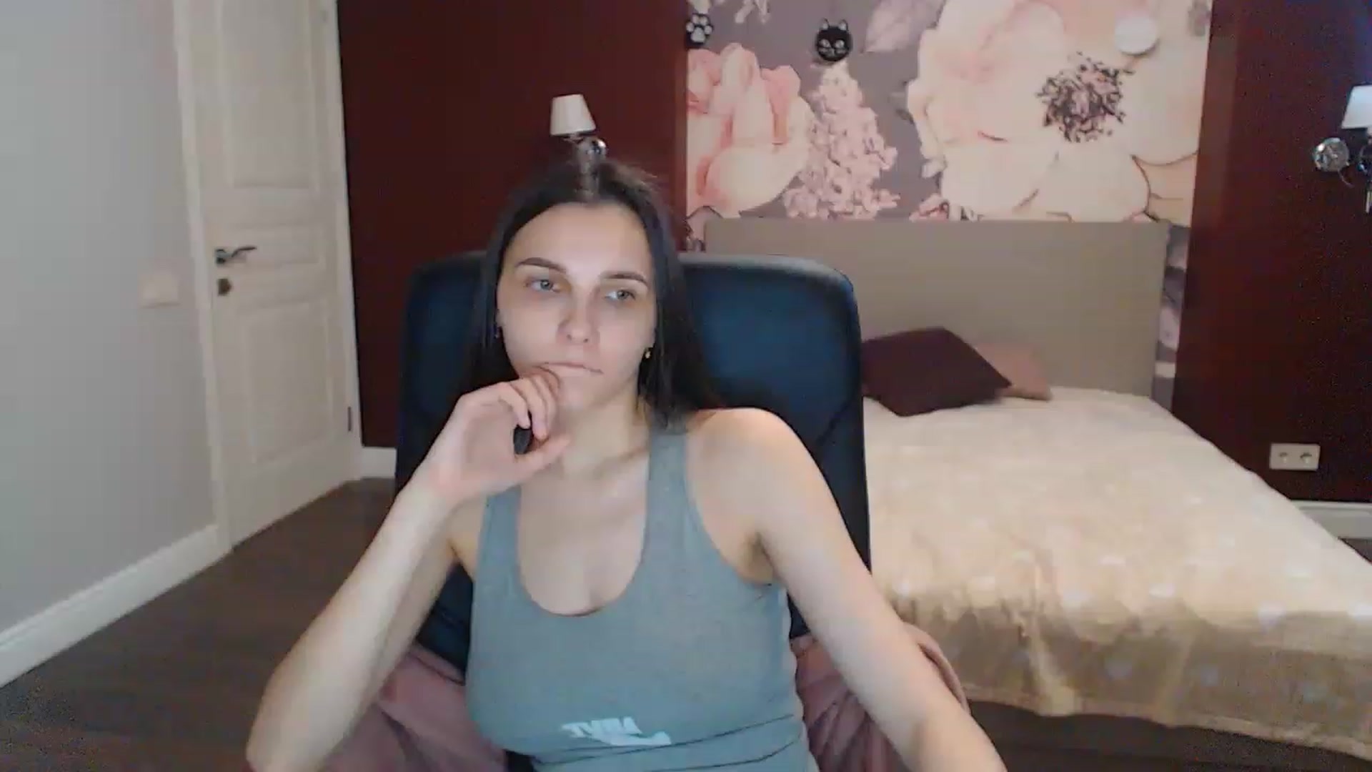 Gallery image thumbnail from Karina_Mils's myfreecams stream on, 05/15/2023, 10:02 image 7 of 20