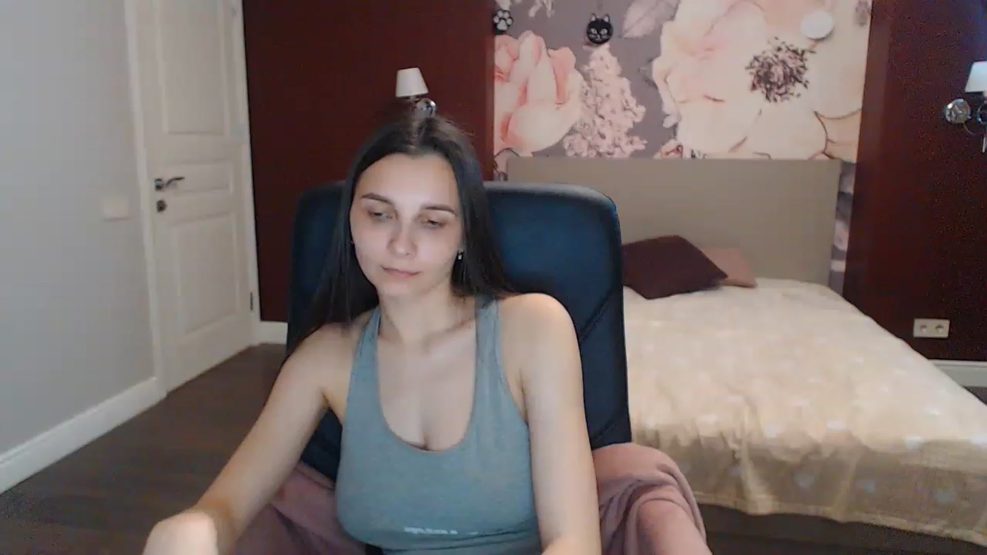 Gallery image thumbnail from Karina_Mils's myfreecams stream on, 05/15/2023, 10:02 image 9 of 20