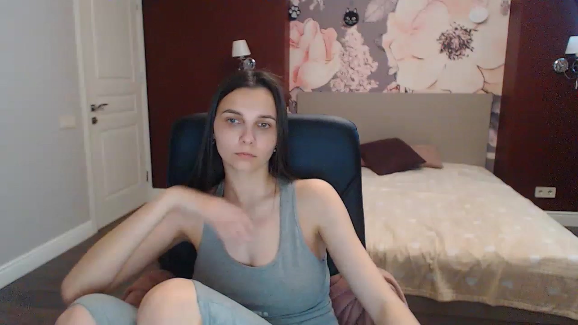 Gallery image thumbnail from Karina_Mils's myfreecams stream on, 05/15/2023, 10:02 image 17 of 20