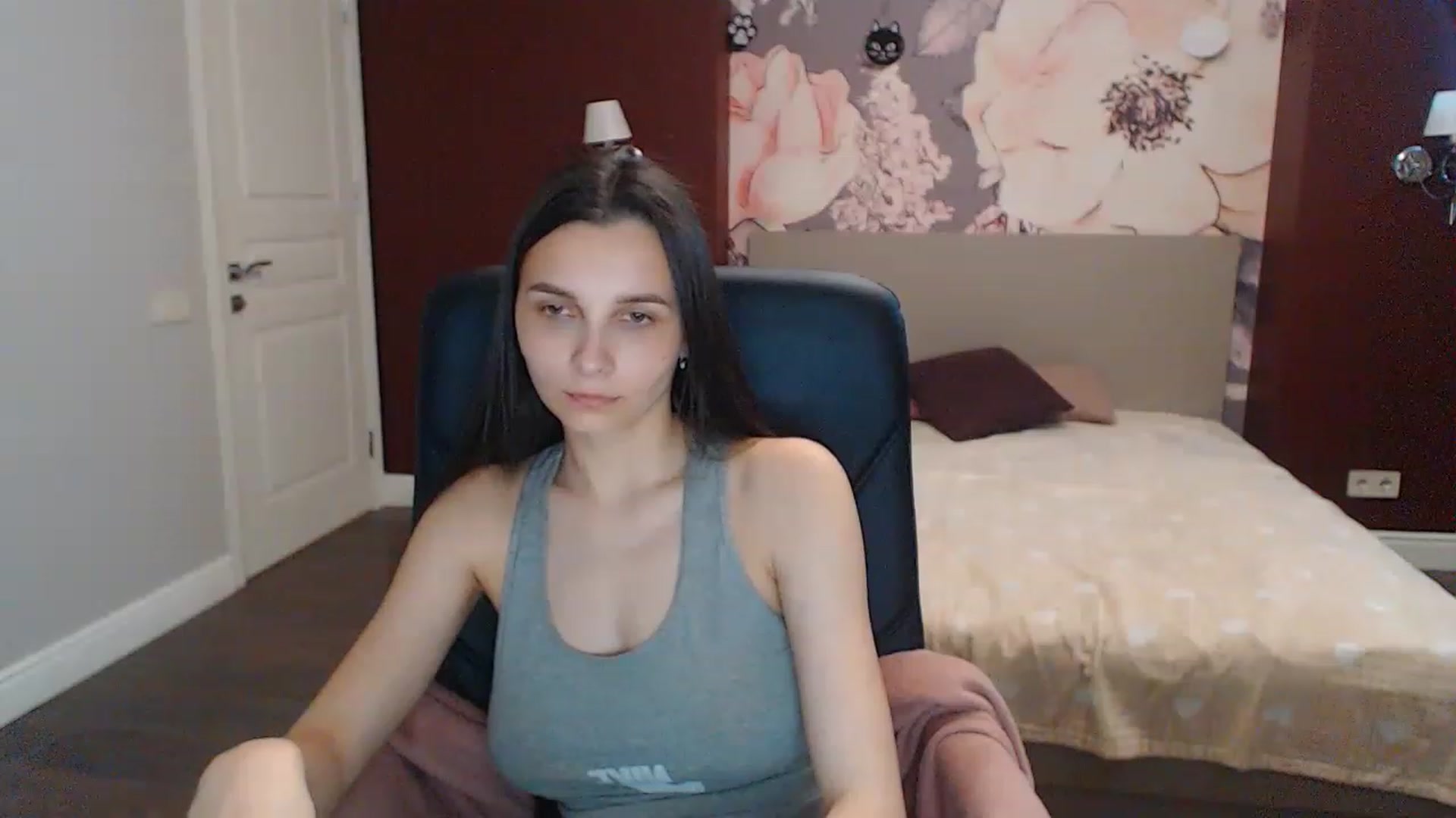 Gallery image thumbnail from Karina_Mils's myfreecams stream on, 05/15/2023, 10:02 image 5 of 20