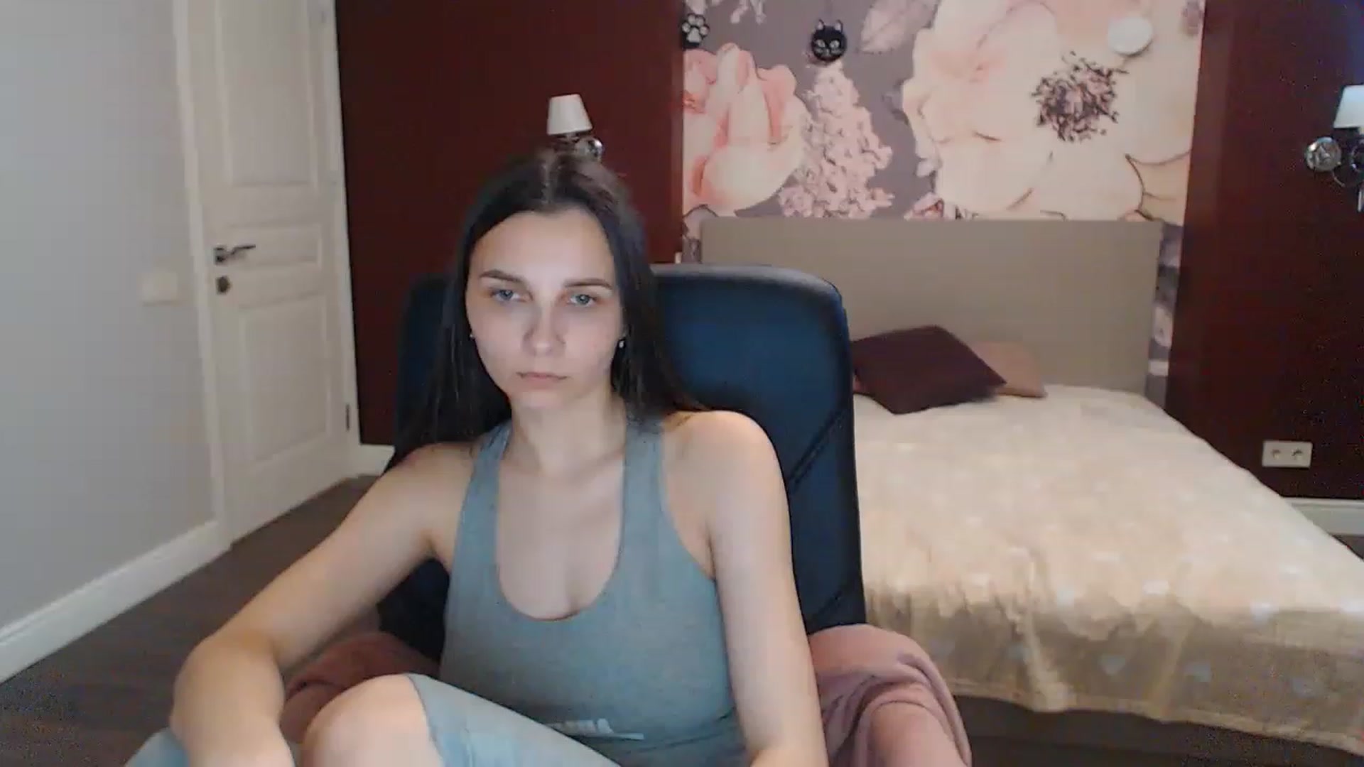 Gallery image thumbnail from Karina_Mils's myfreecams stream on, 05/15/2023, 10:02 image 4 of 20