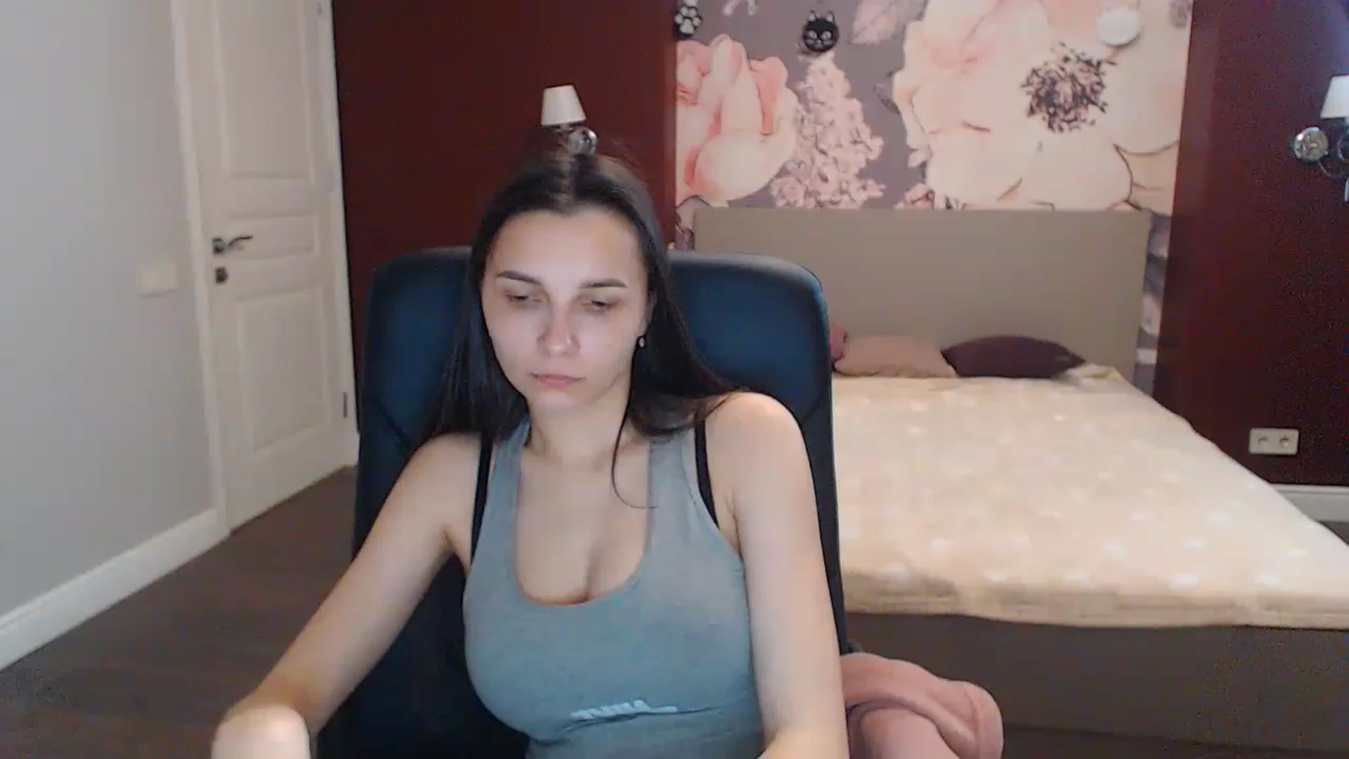 Gallery image thumbnail from Karina_Mils's myfreecams stream on, 05/17/2023, 11:04 image 14 of 20