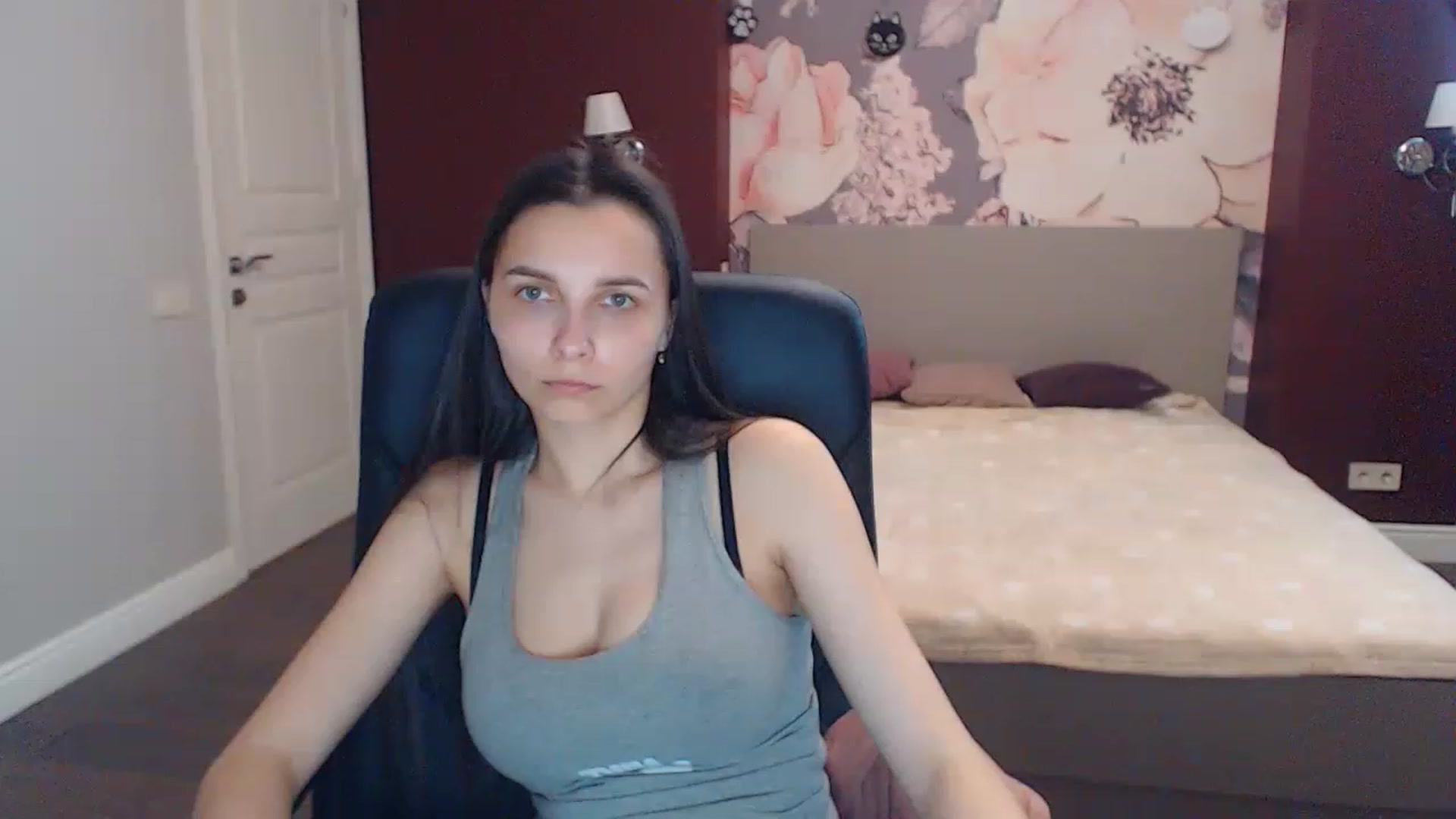 Gallery image thumbnail from Karina_Mils's myfreecams stream on, 05/17/2023, 11:04 image 7 of 20