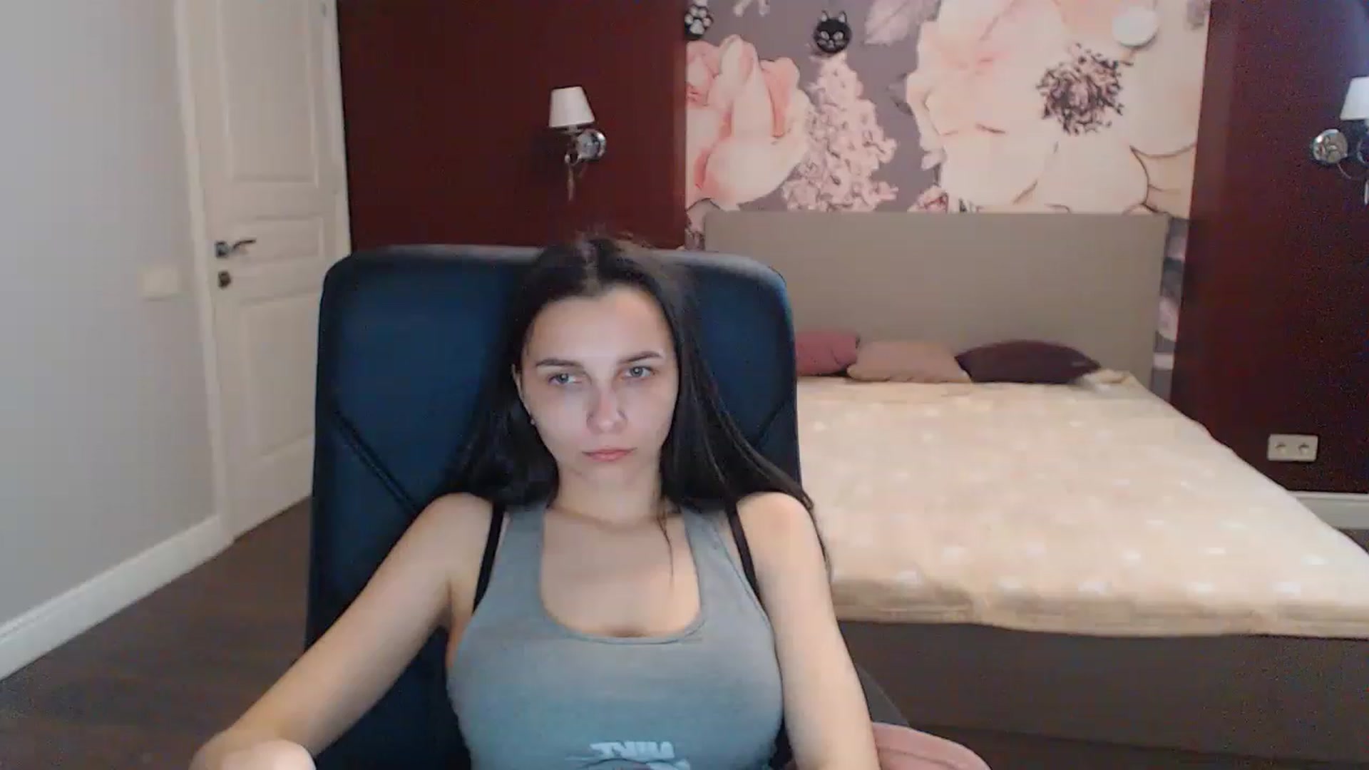 Gallery image thumbnail from Karina_Mils's myfreecams stream on, 05/17/2023, 11:04 image 16 of 20