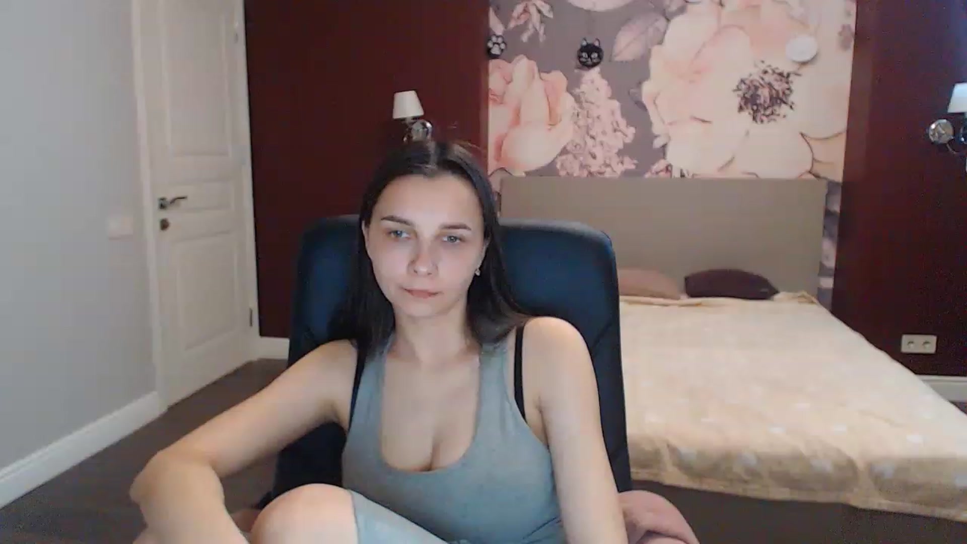 Gallery image thumbnail from Karina_Mils's myfreecams stream on, 05/18/2023, 10:52 image 14 of 20