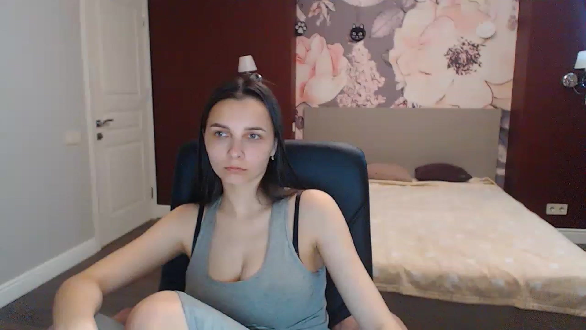 Gallery image thumbnail from Karina_Mils's myfreecams stream on, 05/18/2023, 10:52 image 8 of 20