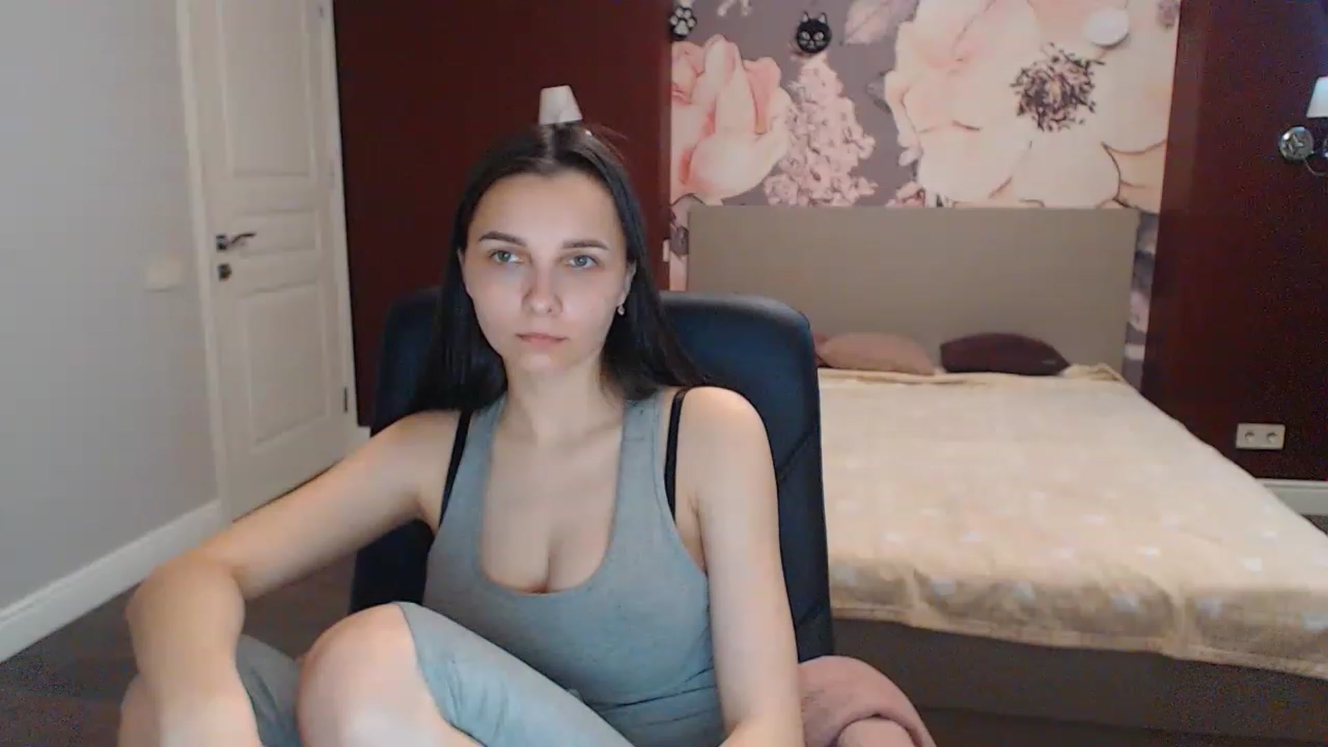 Gallery image thumbnail from Karina_Mils's myfreecams stream on, 05/18/2023, 10:52 image 1 of 20