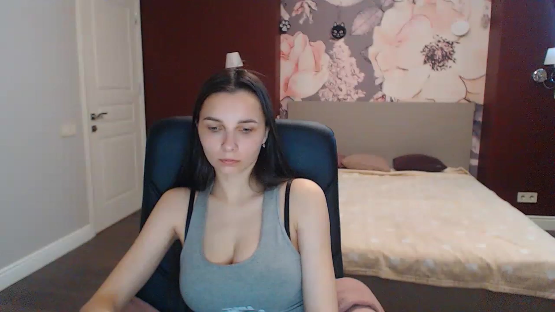 Gallery image thumbnail from Karina_Mils's myfreecams stream on, 05/18/2023, 10:52 image 10 of 20
