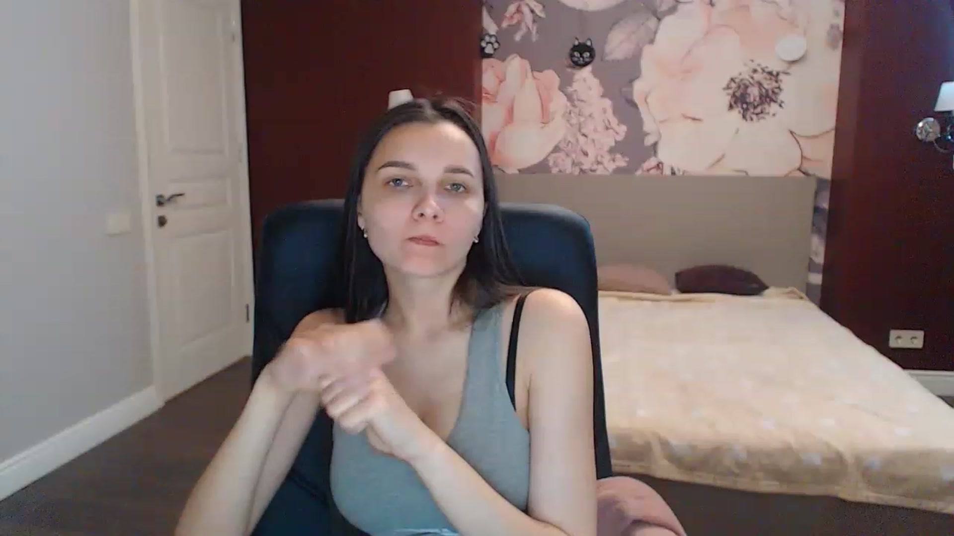 Gallery image thumbnail from Karina_Mils's myfreecams stream on, 05/18/2023, 10:52 image 13 of 20