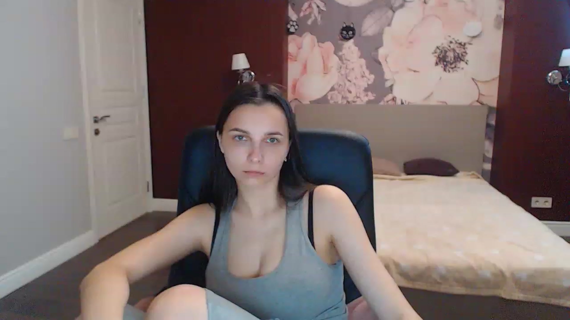 Gallery image thumbnail from Karina_Mils's myfreecams stream on, 05/18/2023, 10:52 image 15 of 20