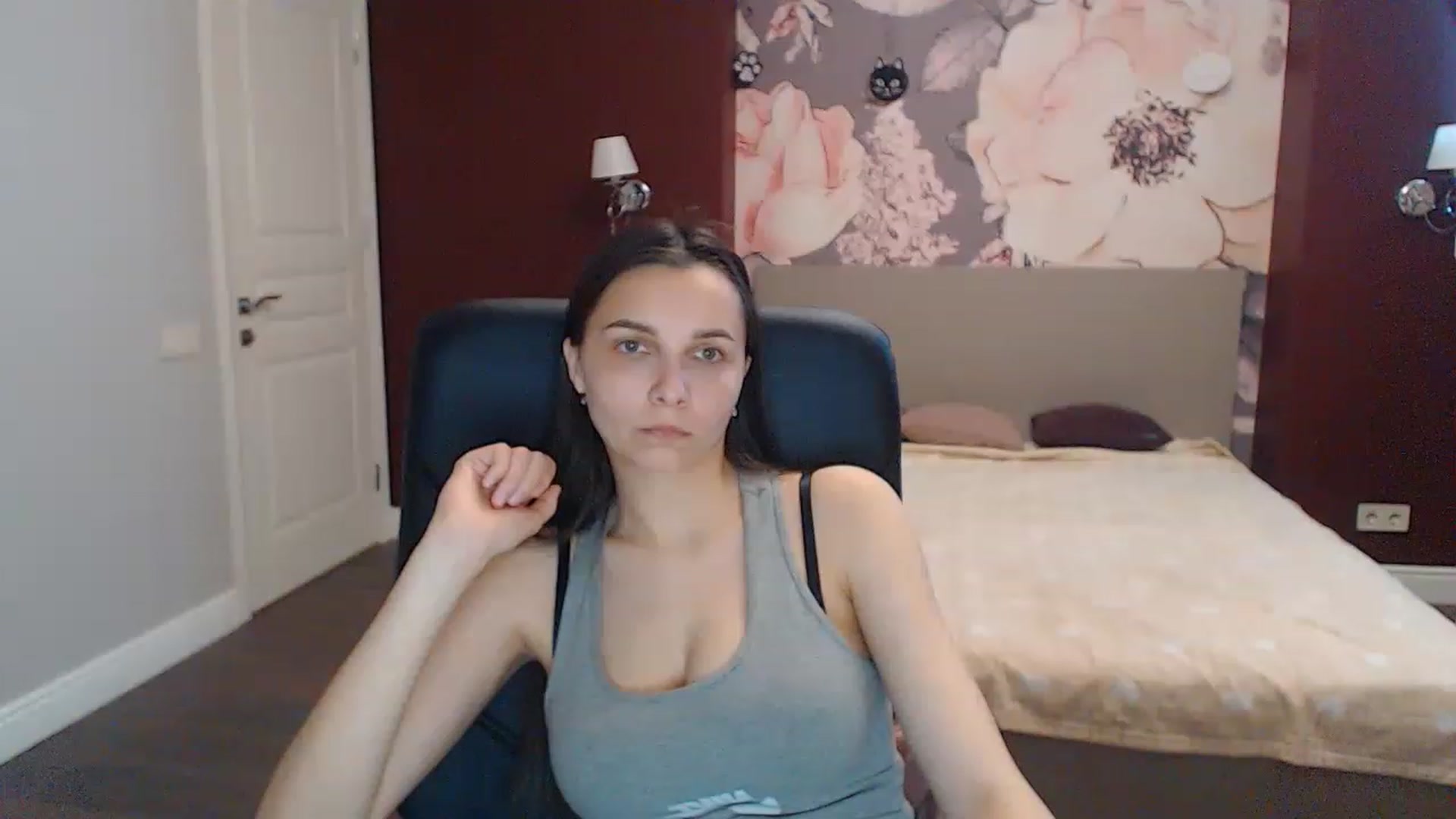 Gallery image thumbnail from Karina_Mils's myfreecams stream on, 05/18/2023, 10:52 image 18 of 20