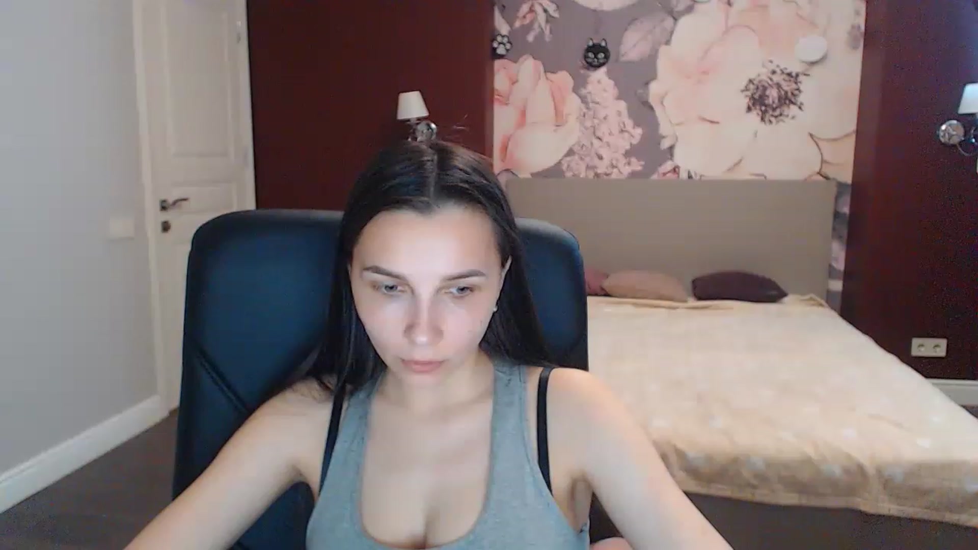 Gallery image thumbnail from Karina_Mils's myfreecams stream on, 05/18/2023, 10:52 image 19 of 20