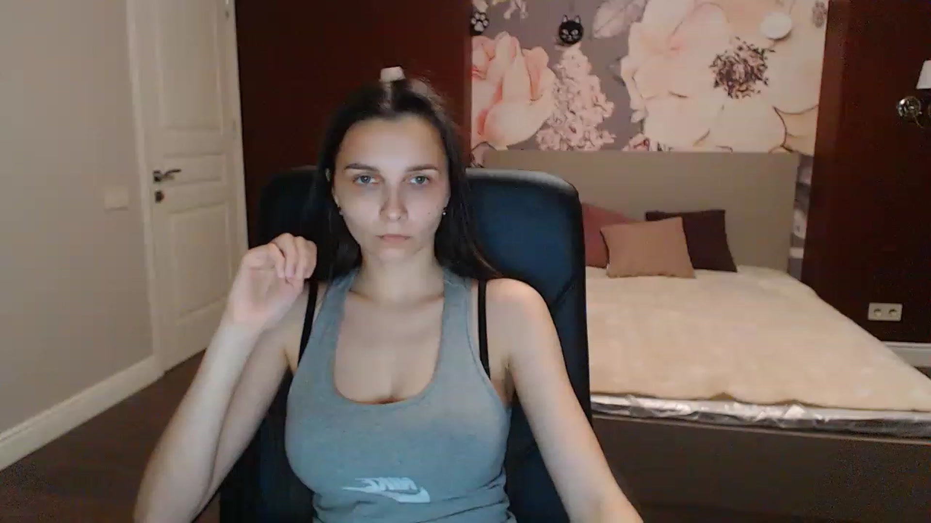 Gallery image thumbnail from Karina_Mils's myfreecams stream on, 05/19/2023, 17:04 image 19 of 20