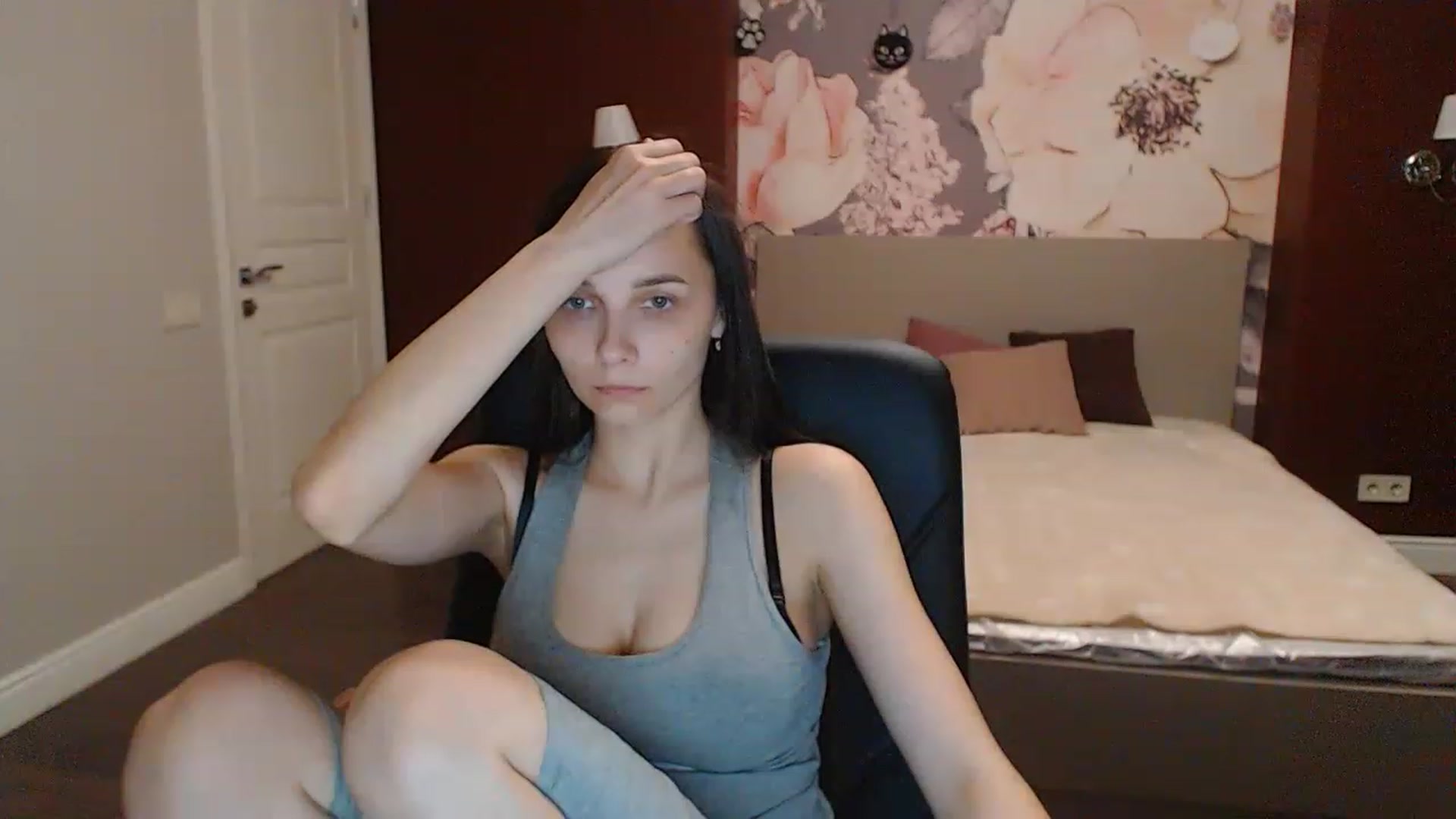 Gallery image thumbnail from Karina_Mils's myfreecams stream on, 05/19/2023, 17:04 image 13 of 20