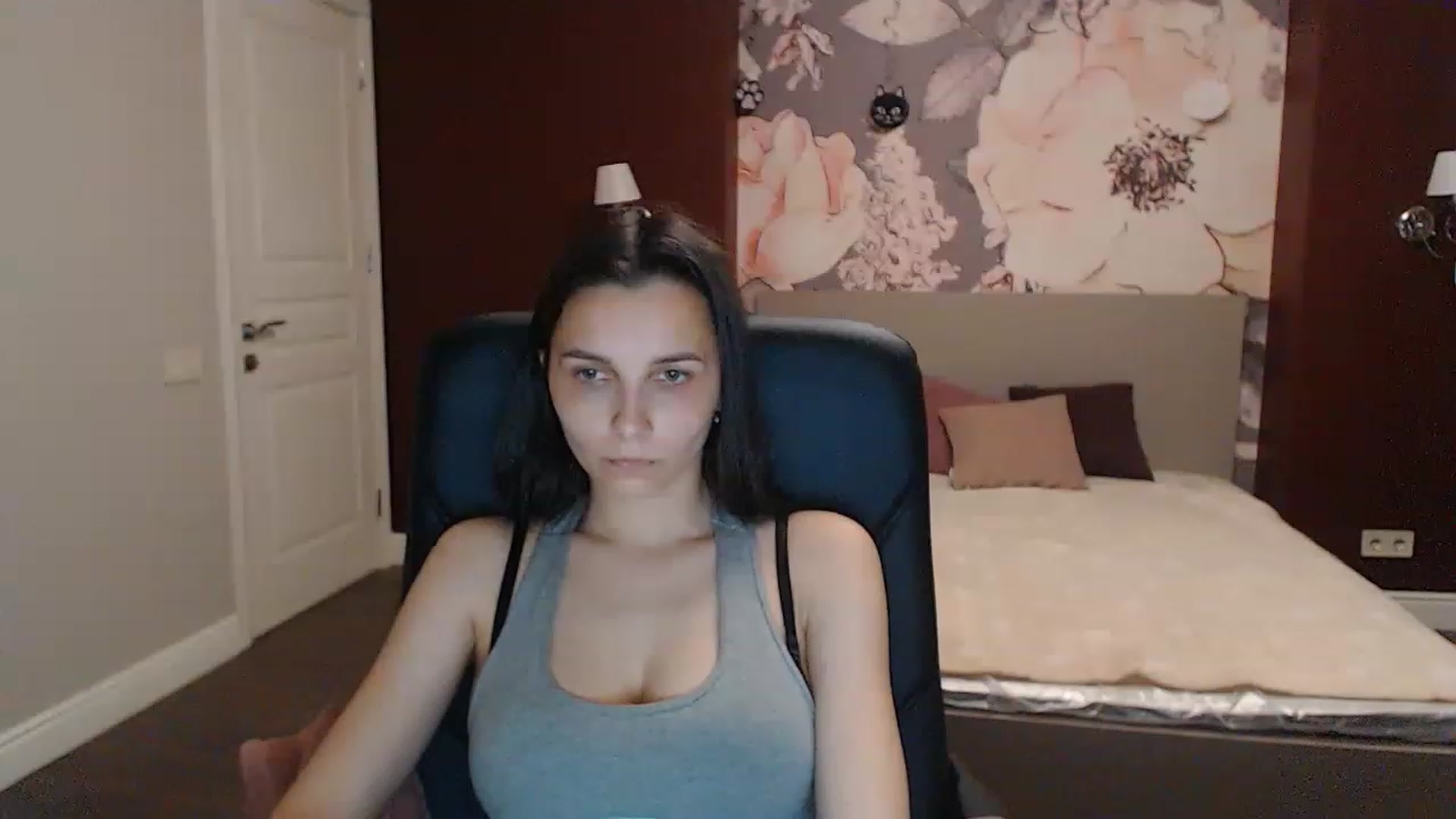 Gallery image thumbnail from Karina_Mils's myfreecams stream on, 05/19/2023, 17:04 image 1 of 20