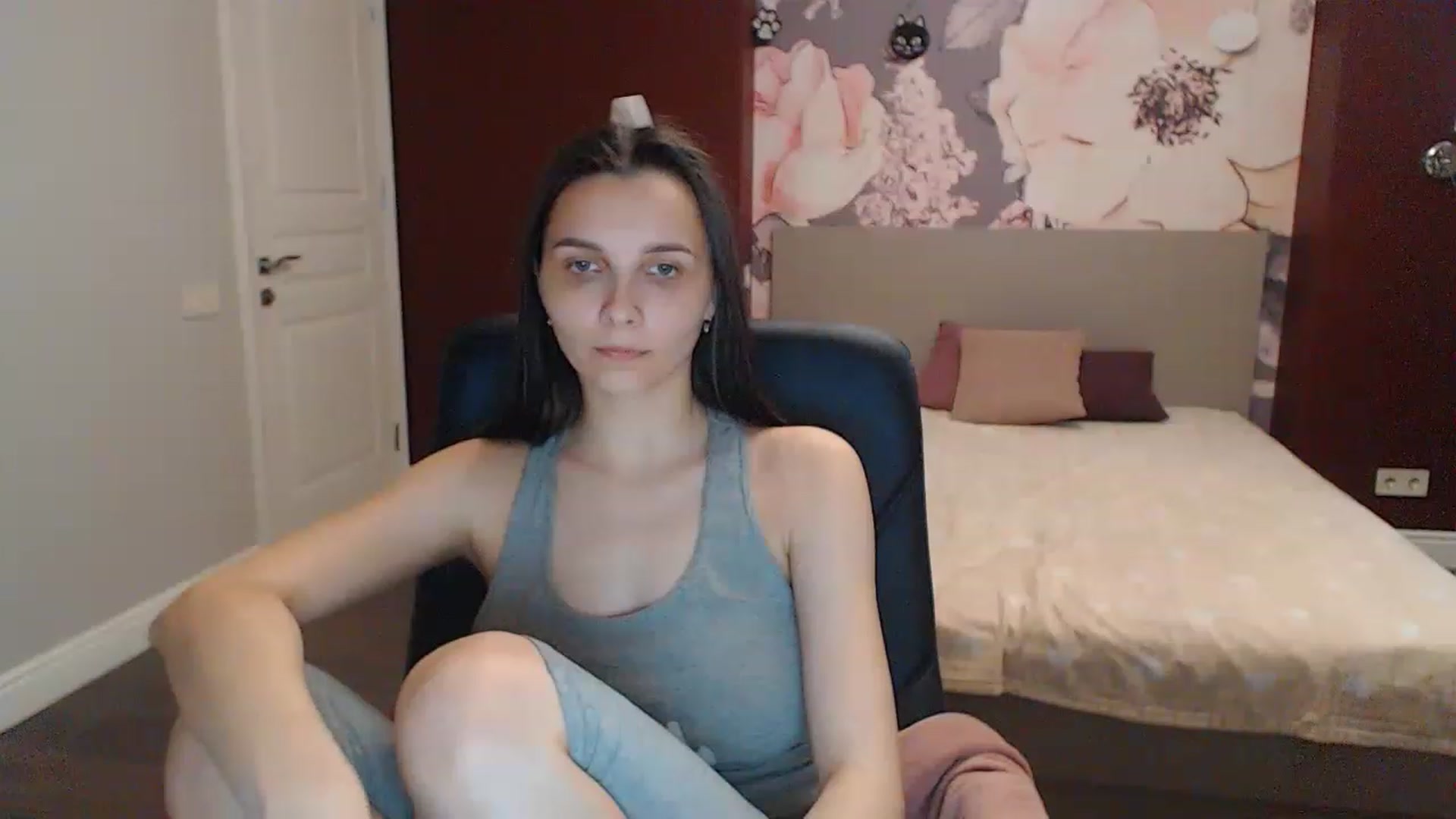Gallery image thumbnail from Karina_Mils's myfreecams stream on, 05/20/2023, 16:09 image 18 of 20