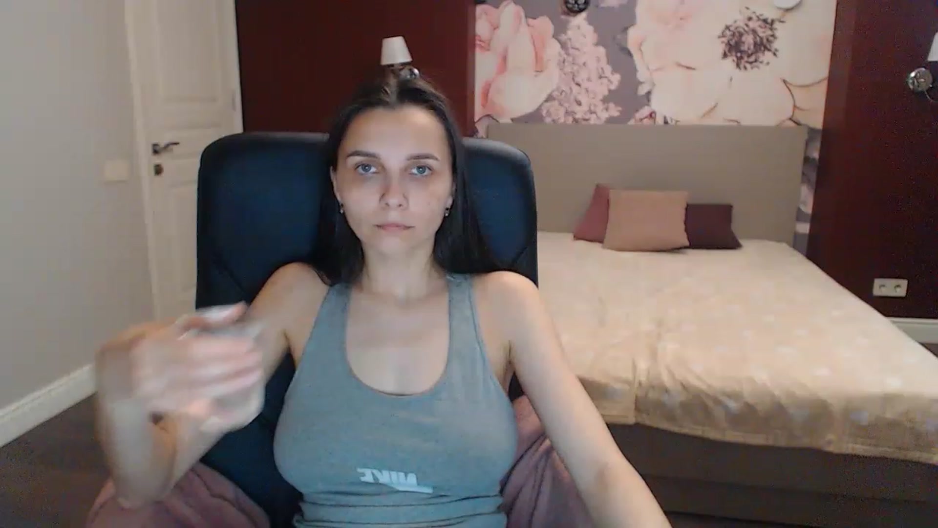 Gallery image thumbnail from Karina_Mils's myfreecams stream on, 05/20/2023, 16:09 image 9 of 20