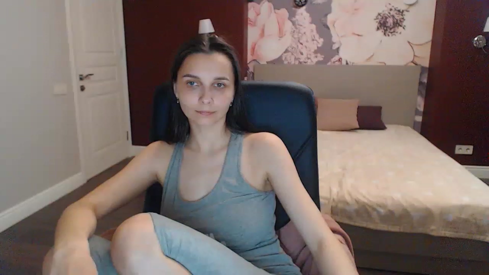 Gallery image thumbnail from Karina_Mils's myfreecams stream on, 05/20/2023, 16:09 image 4 of 20