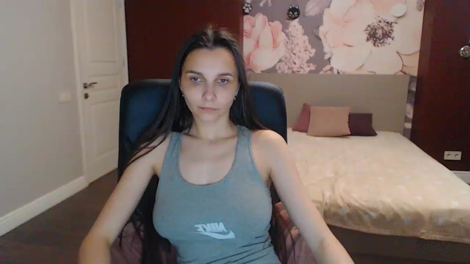 Gallery image thumbnail from Karina_Mils's myfreecams stream on, 05/20/2023, 16:09 image 14 of 20