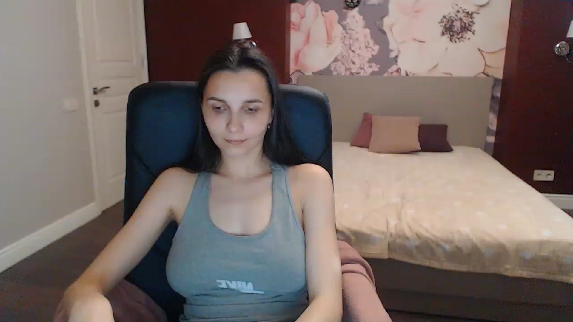 Gallery image thumbnail from Karina_Mils's myfreecams stream on, 05/20/2023, 16:09 image 7 of 20