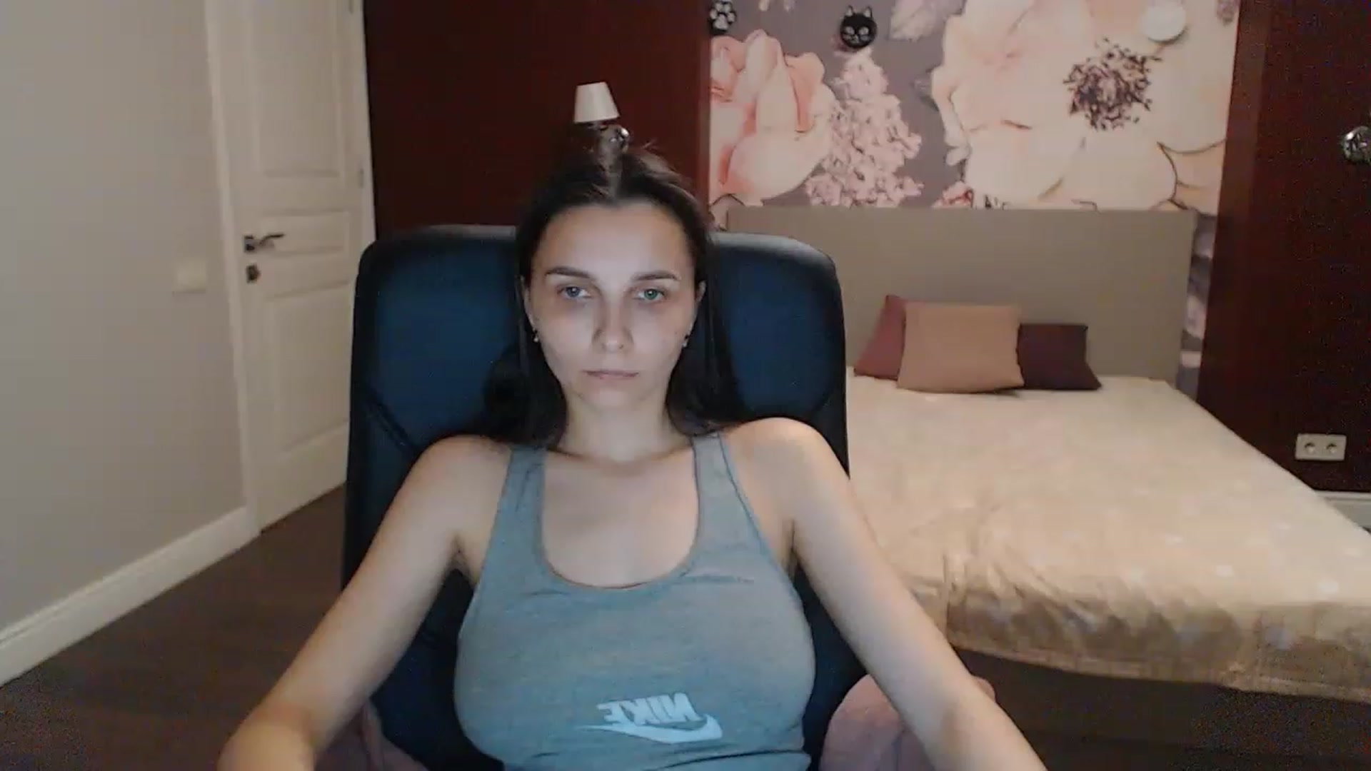 Gallery image thumbnail from Karina_Mils's myfreecams stream on, 05/20/2023, 16:45 image 18 of 20