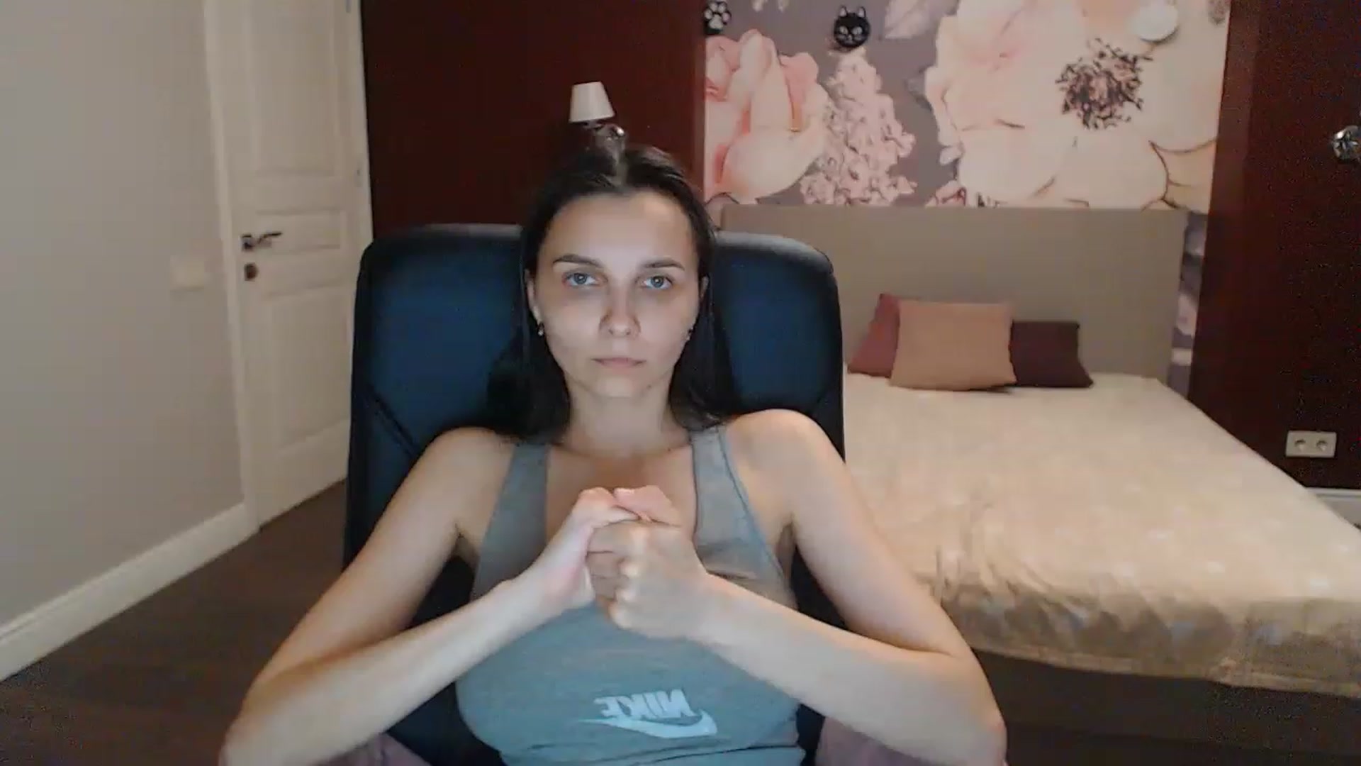 Gallery image thumbnail from Karina_Mils's myfreecams stream on, 05/20/2023, 16:45 image 17 of 20