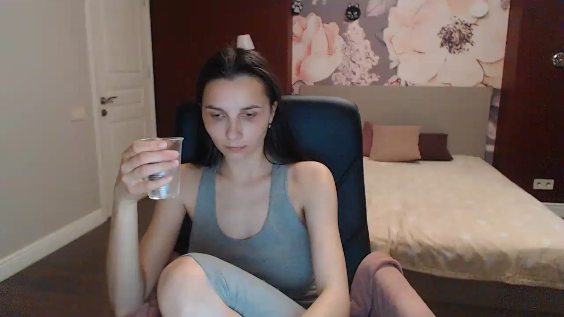 Gallery image thumbnail from Karina_Mils's myfreecams stream on, 05/20/2023, 16:45 image 7 of 20