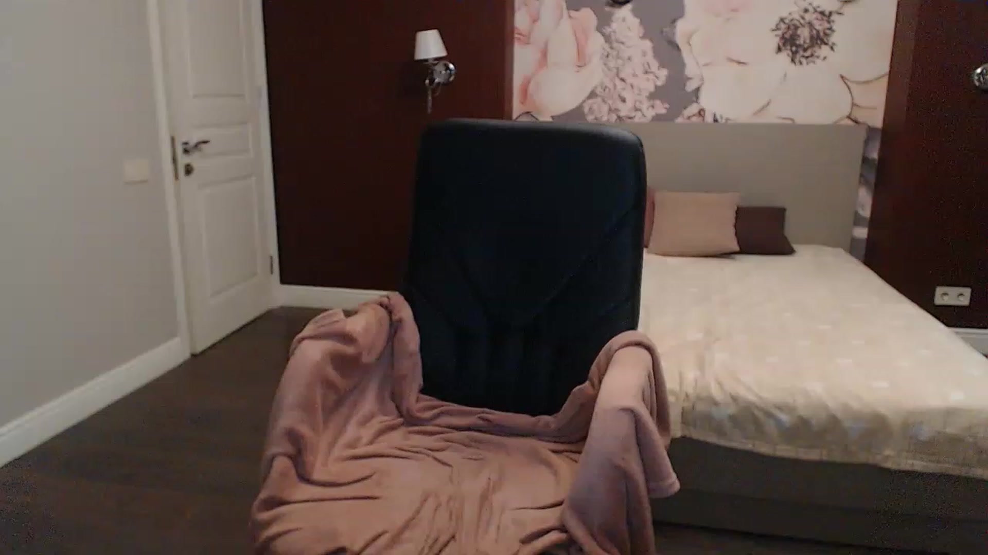 Gallery image thumbnail from Karina_Mils's myfreecams stream on, 05/20/2023, 16:45 image 5 of 20