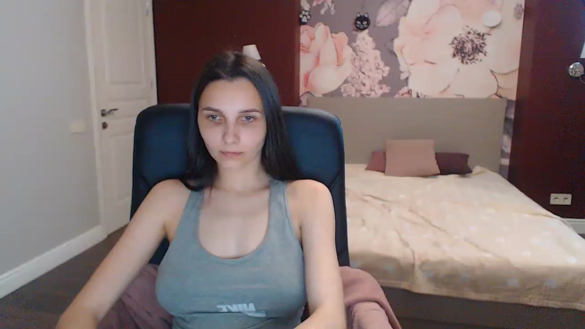 Gallery image thumbnail from Karina_Mils's myfreecams stream on, 05/22/2023, 10:48 image 18 of 20