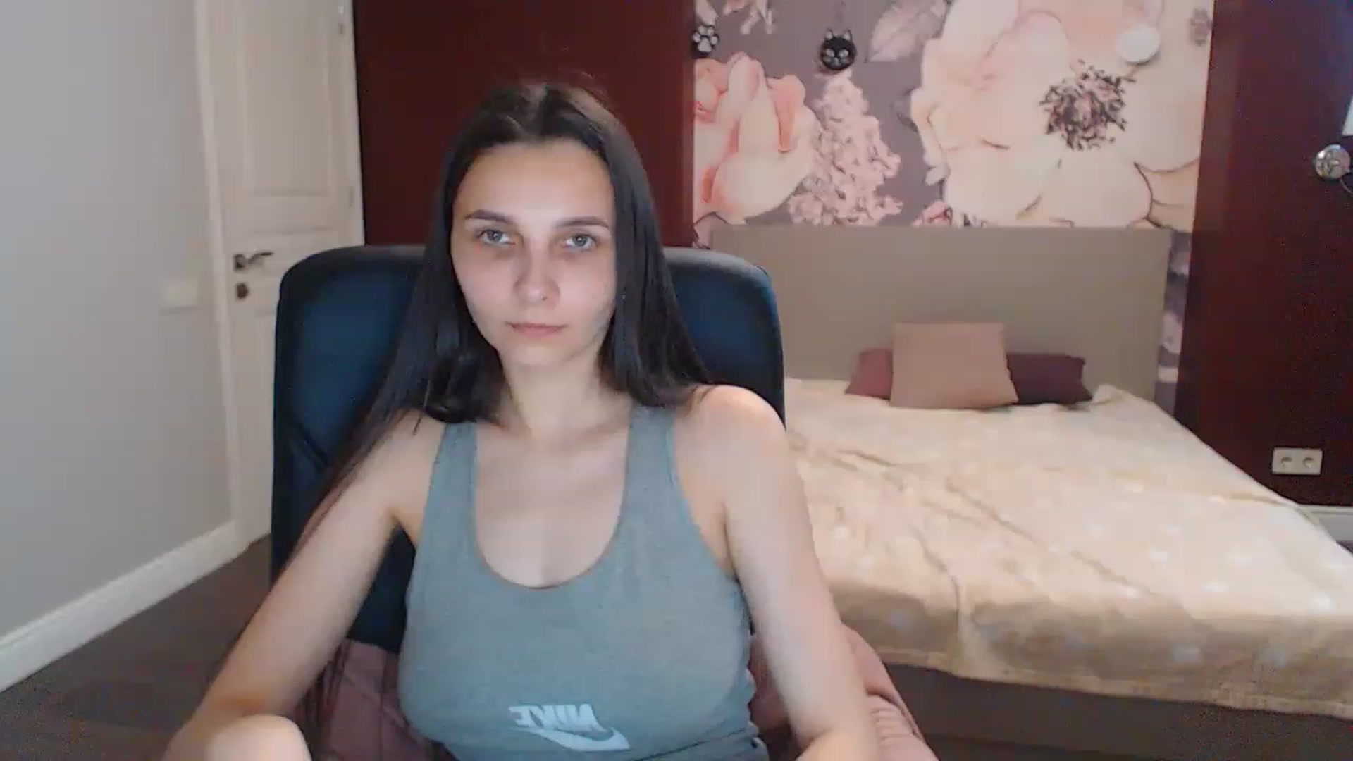 Gallery image thumbnail from Karina_Mils's myfreecams stream on, 05/22/2023, 10:48 image 8 of 20