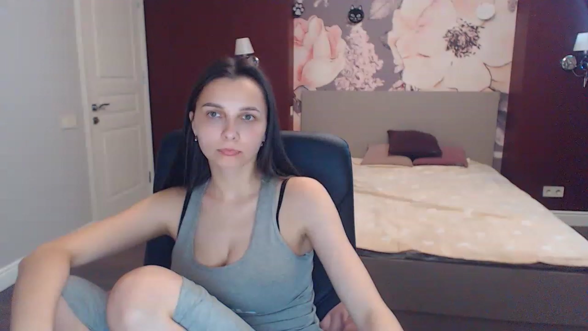 Gallery image thumbnail from Karina_Mils's myfreecams stream on, 05/24/2023, 10:06 image 18 of 20